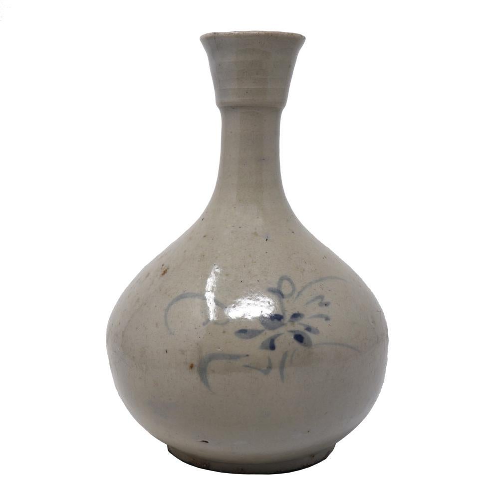 Antique Korean Blue & White Bottle Vase For Sale 2
