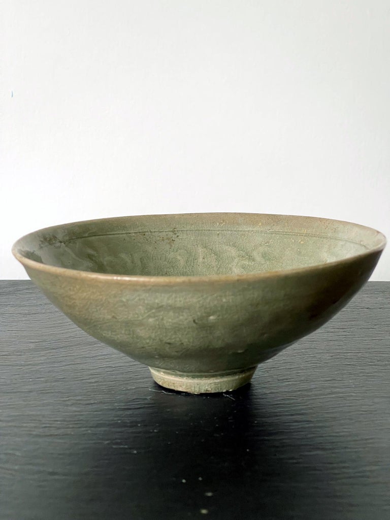 Antique Korean Ceramic Bowl with Incised Design For Sale at 1stDibs