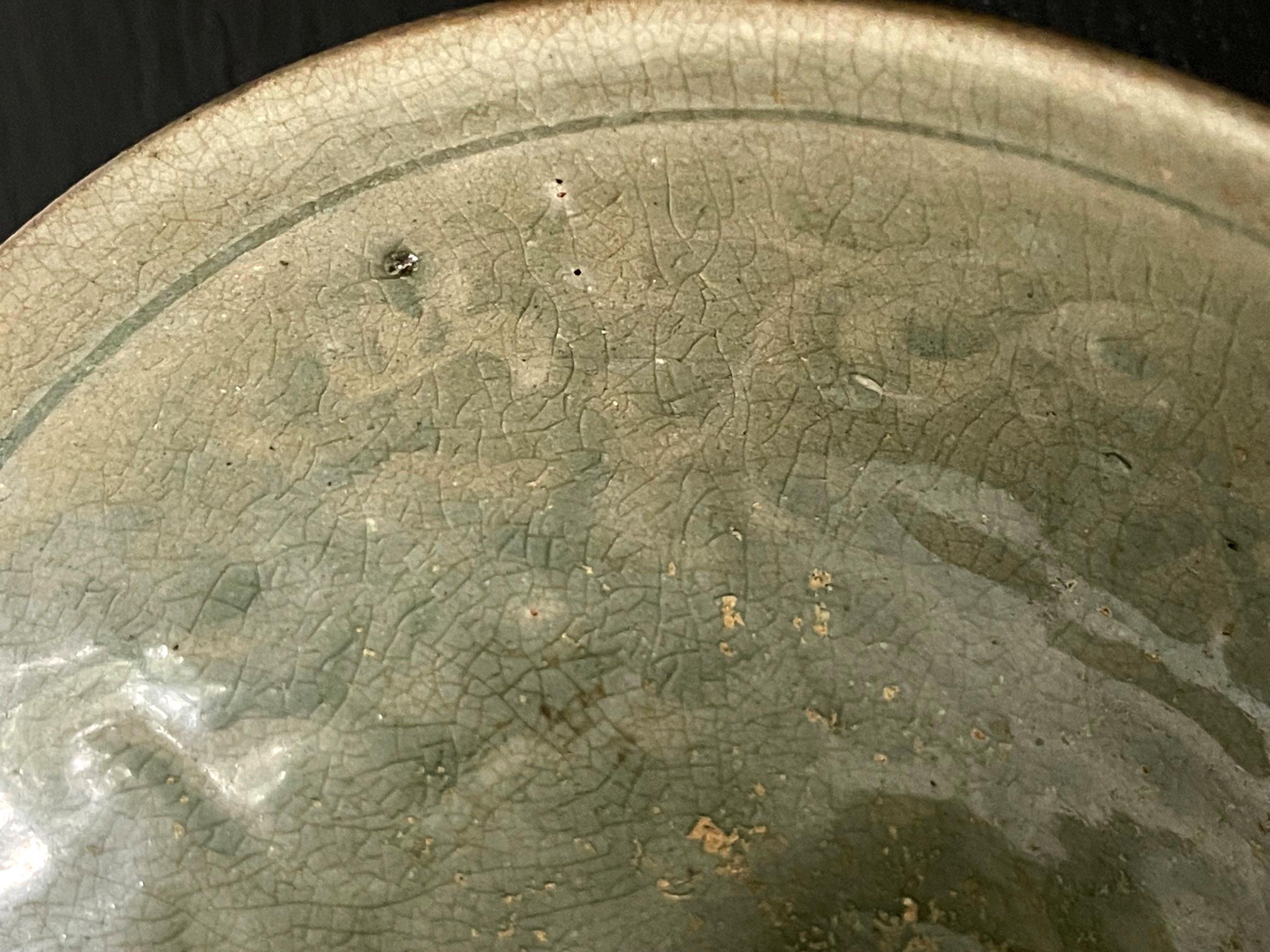 Antique Korean Ceramic Bowl with Incised Design  For Sale 2
