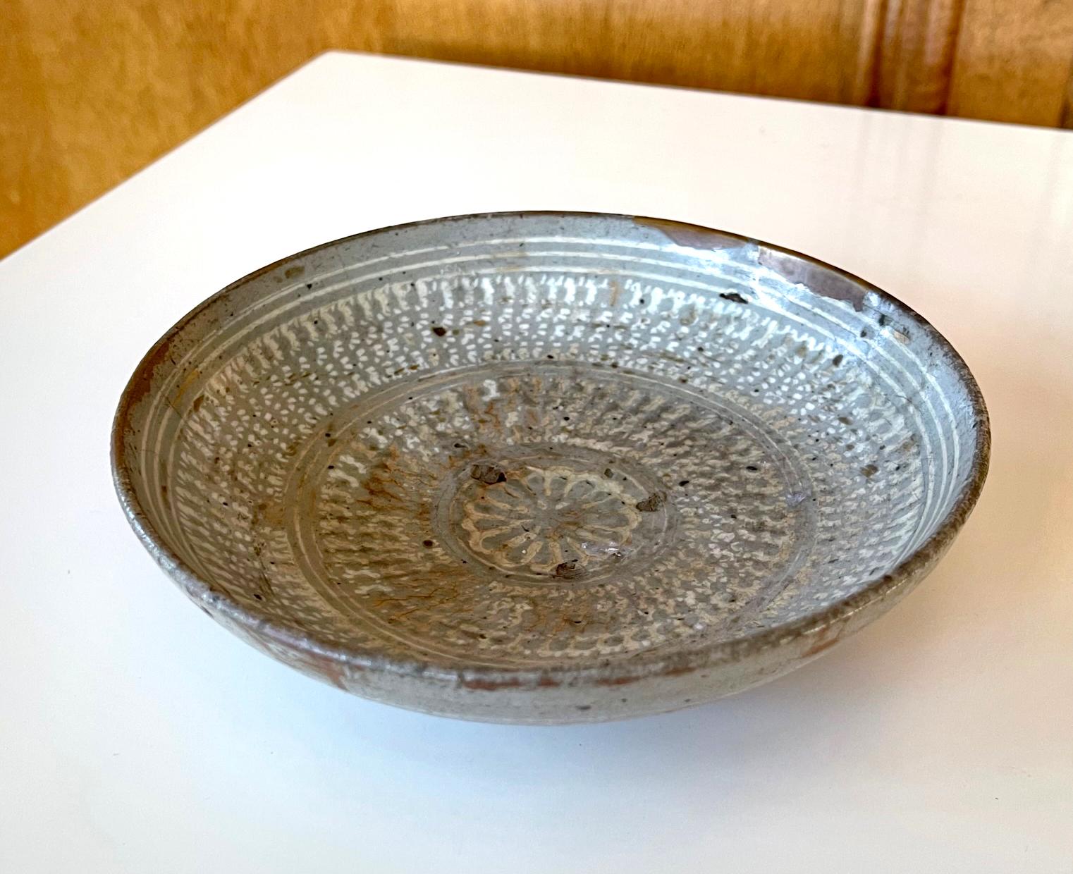Antike koreanische Keramik Buncheong Schale Joseon Dynasty (Koreanisch) im Angebot