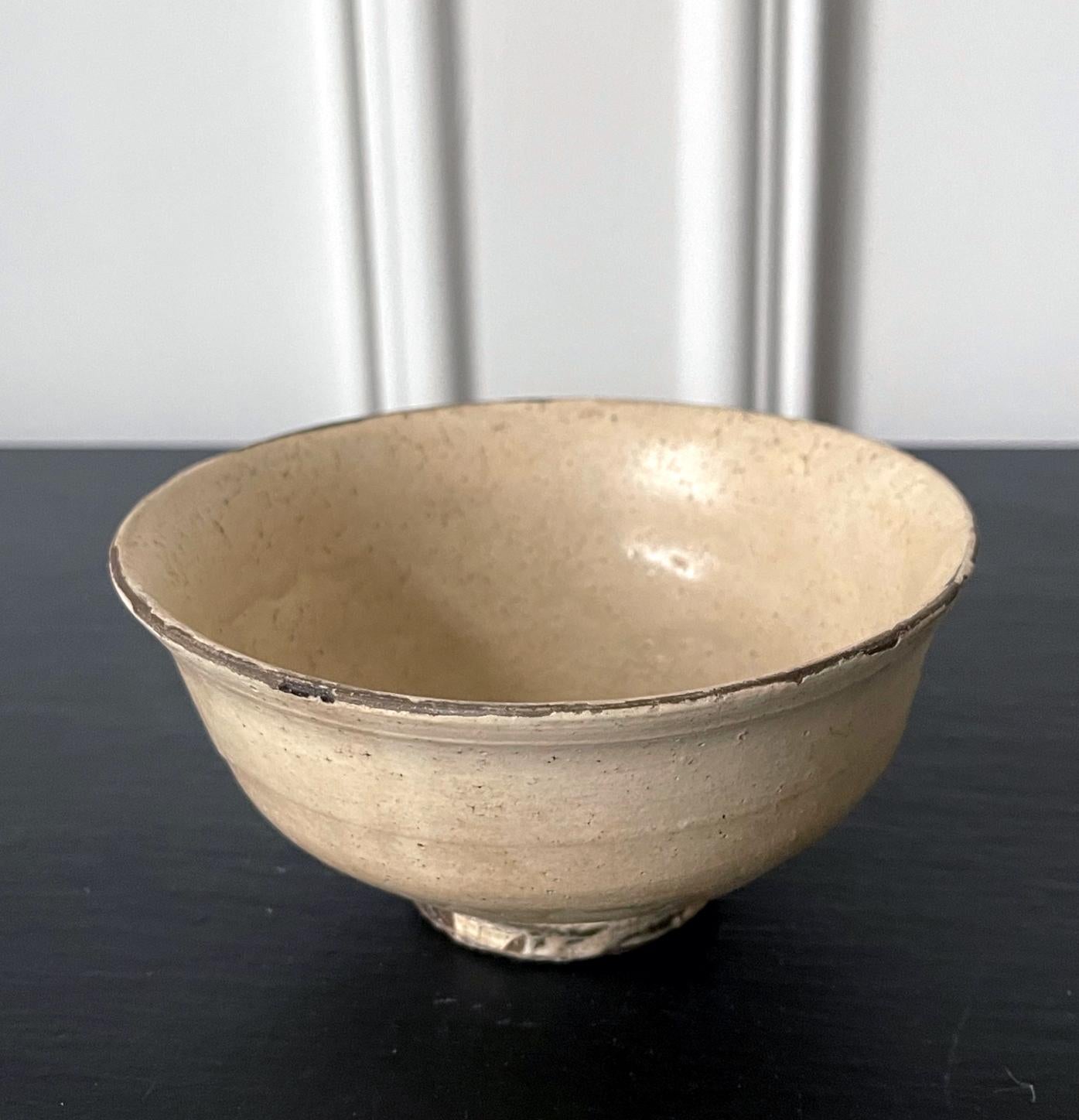 18th Century and Earlier Antique Korean Ceramic Komogai Chawan with Tamagode Glaze For Sale