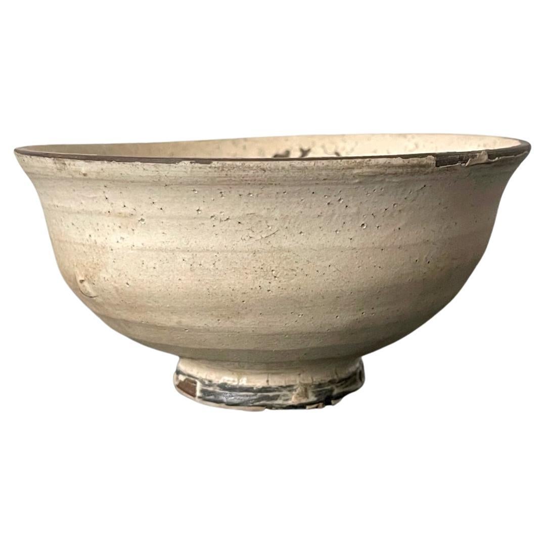 Antique Korean Ceramic Komogai Chawan with Tamagode Glaze For Sale
