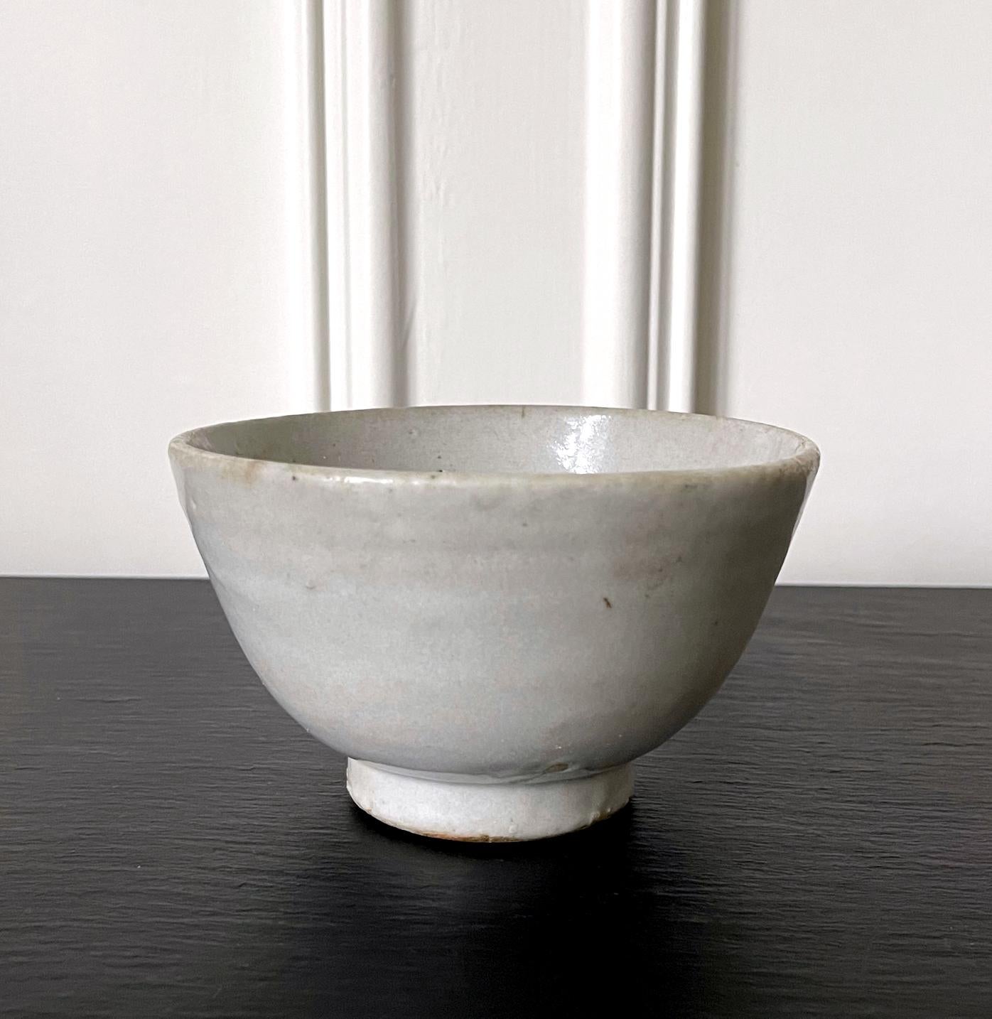 Glazed Antique Korean Ceramic White Bowl Joseon Dynasty For Sale