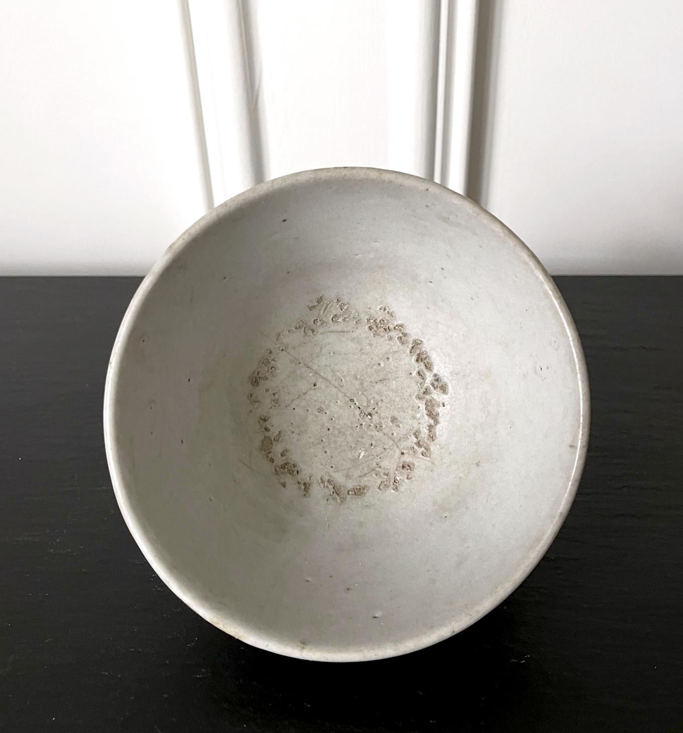 Antique Korean Ceramic White Bowl Joseon Dynasty For Sale 3