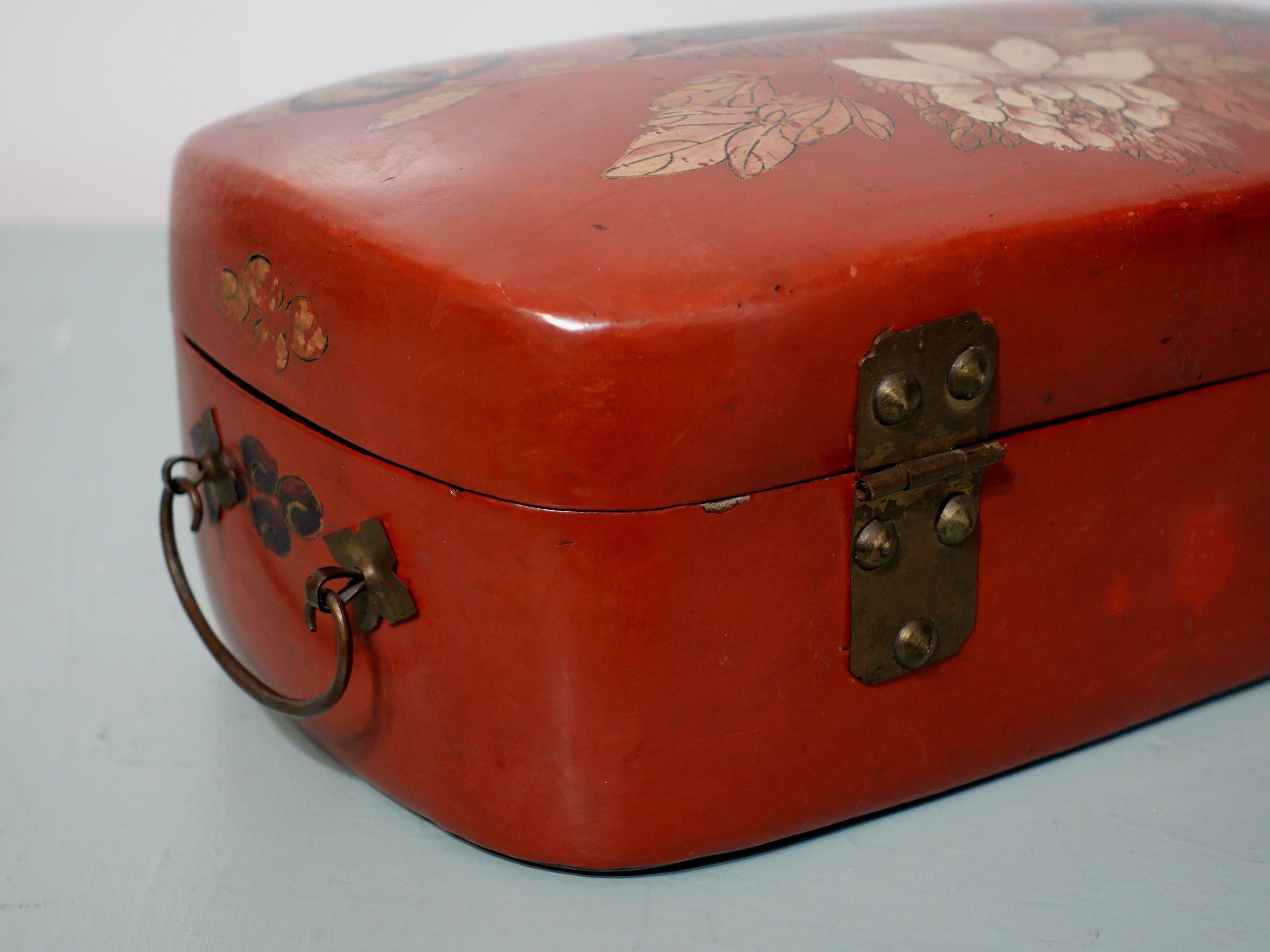 Antike Koreanische Cinnabar-Lackdose mit Schloss, antik im Angebot 5