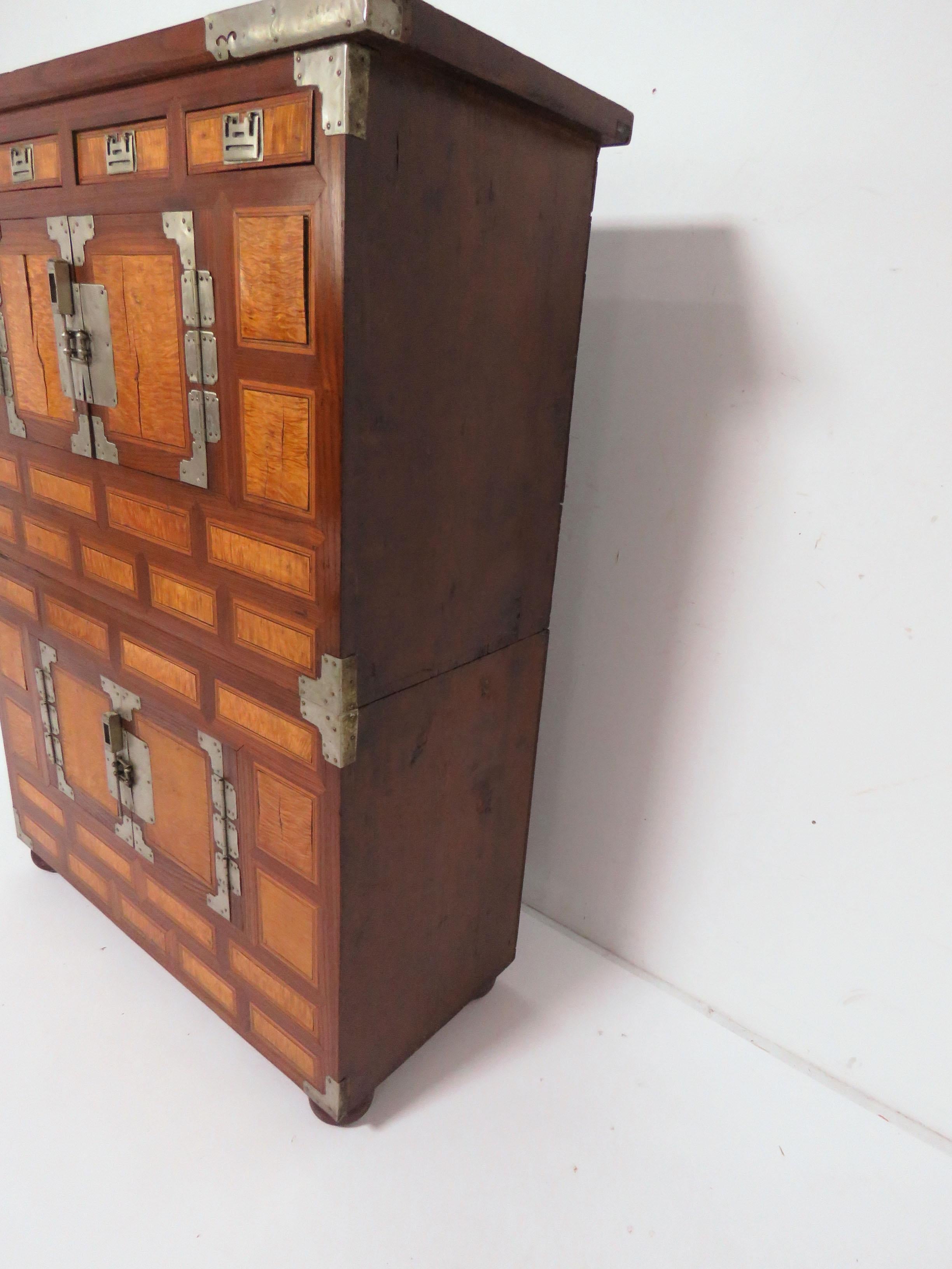 Antique Dressing Cabinet or Blanket Chest in Elm and Burl, circa Late 1800s 3