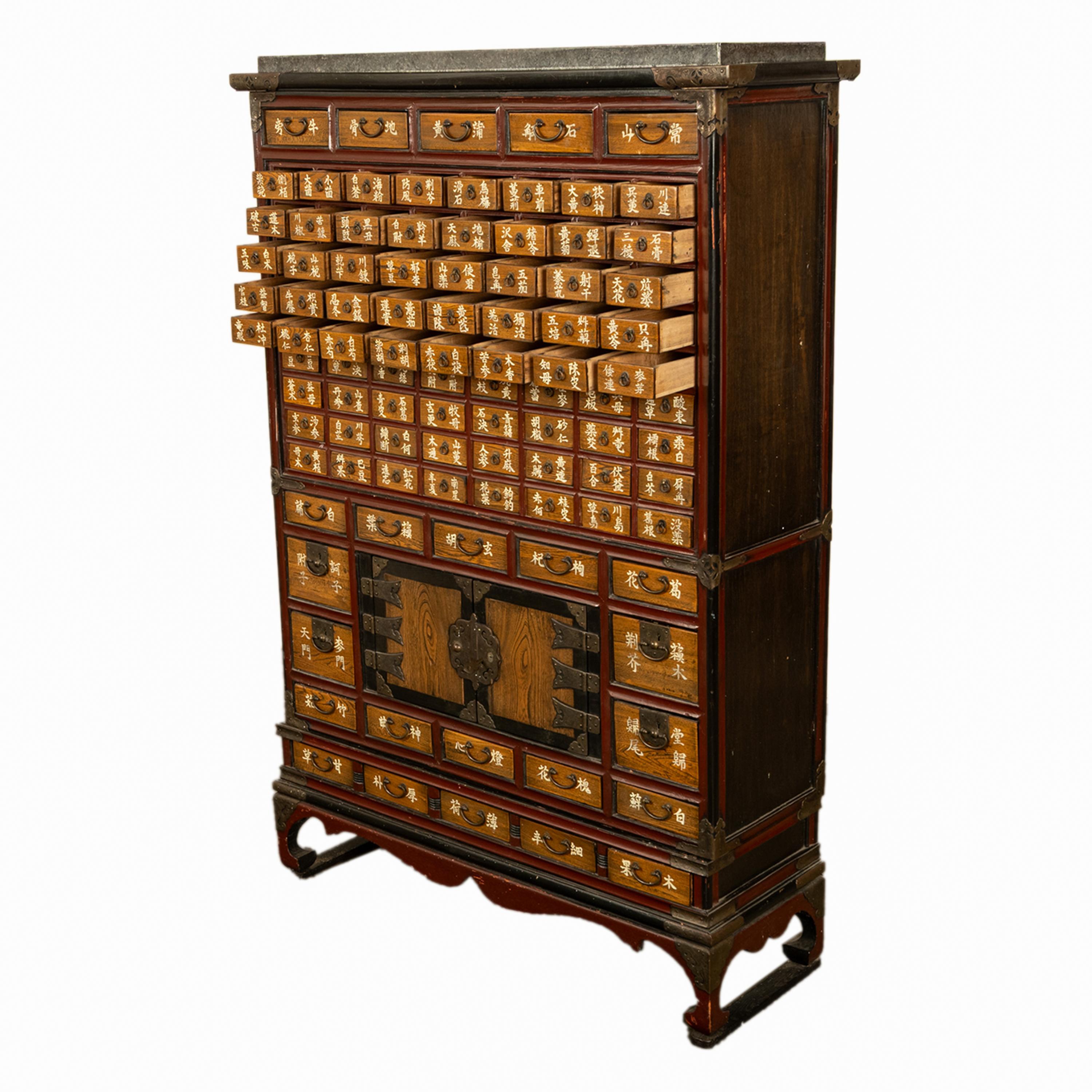 Antique Korean Elm Medicine Apothecary Cabinet Chest 88 Drawers Yakjang 1920 For Sale 4