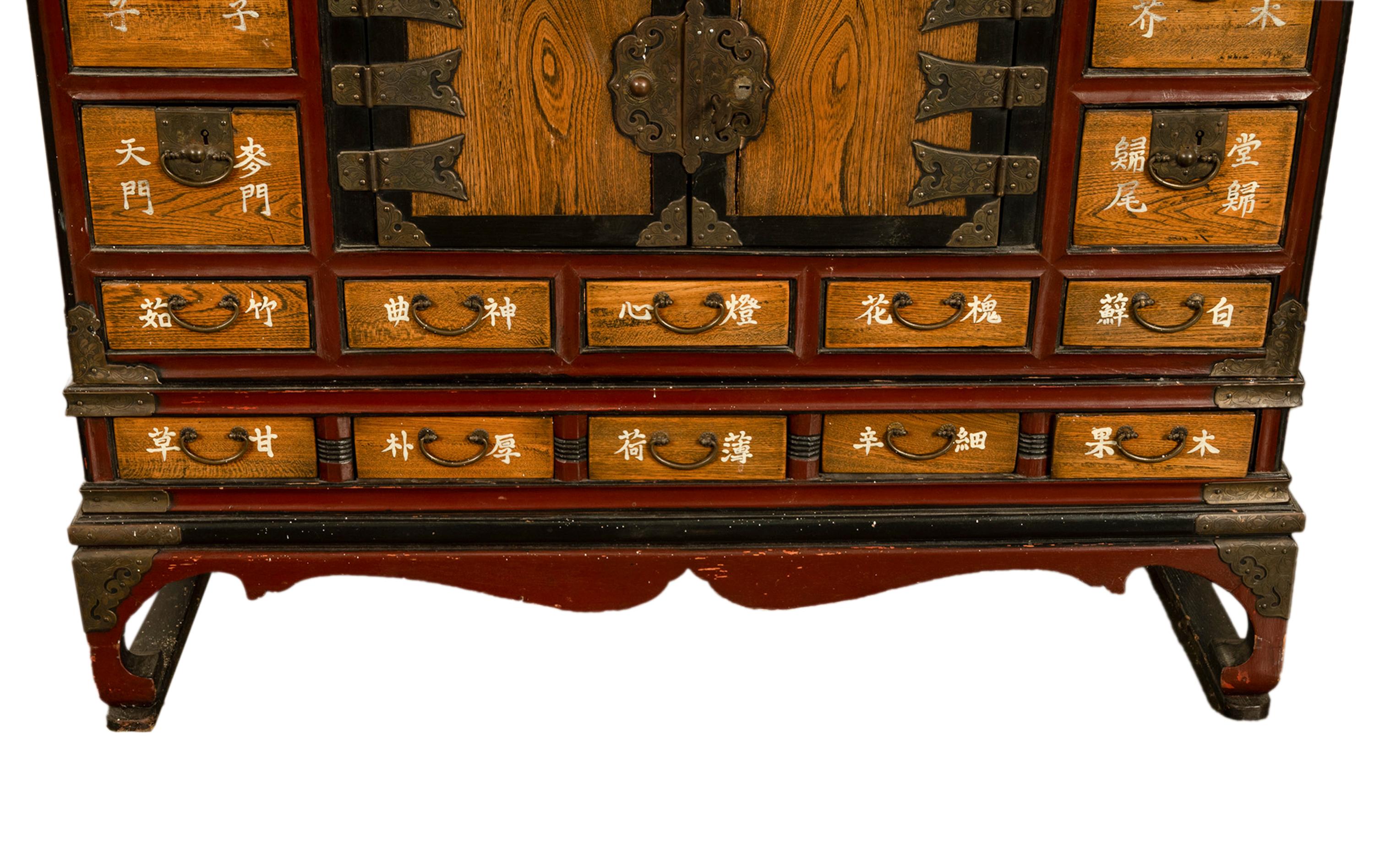 Antique Korean Elm Medicine Apothecary Cabinet Chest 88 Drawers Yakjang 1920 For Sale 11