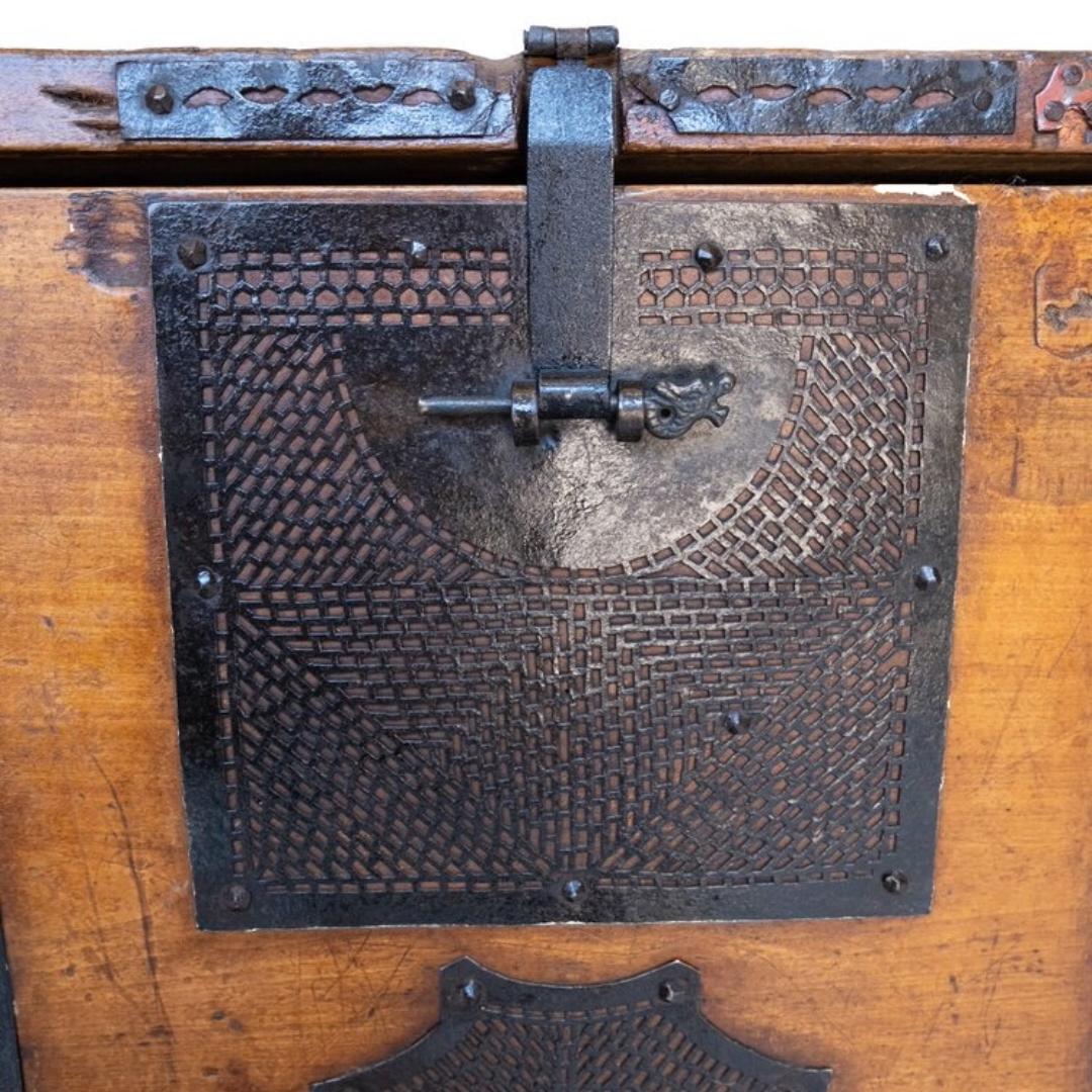 19th Century Antique Korean Garment Chest For Sale