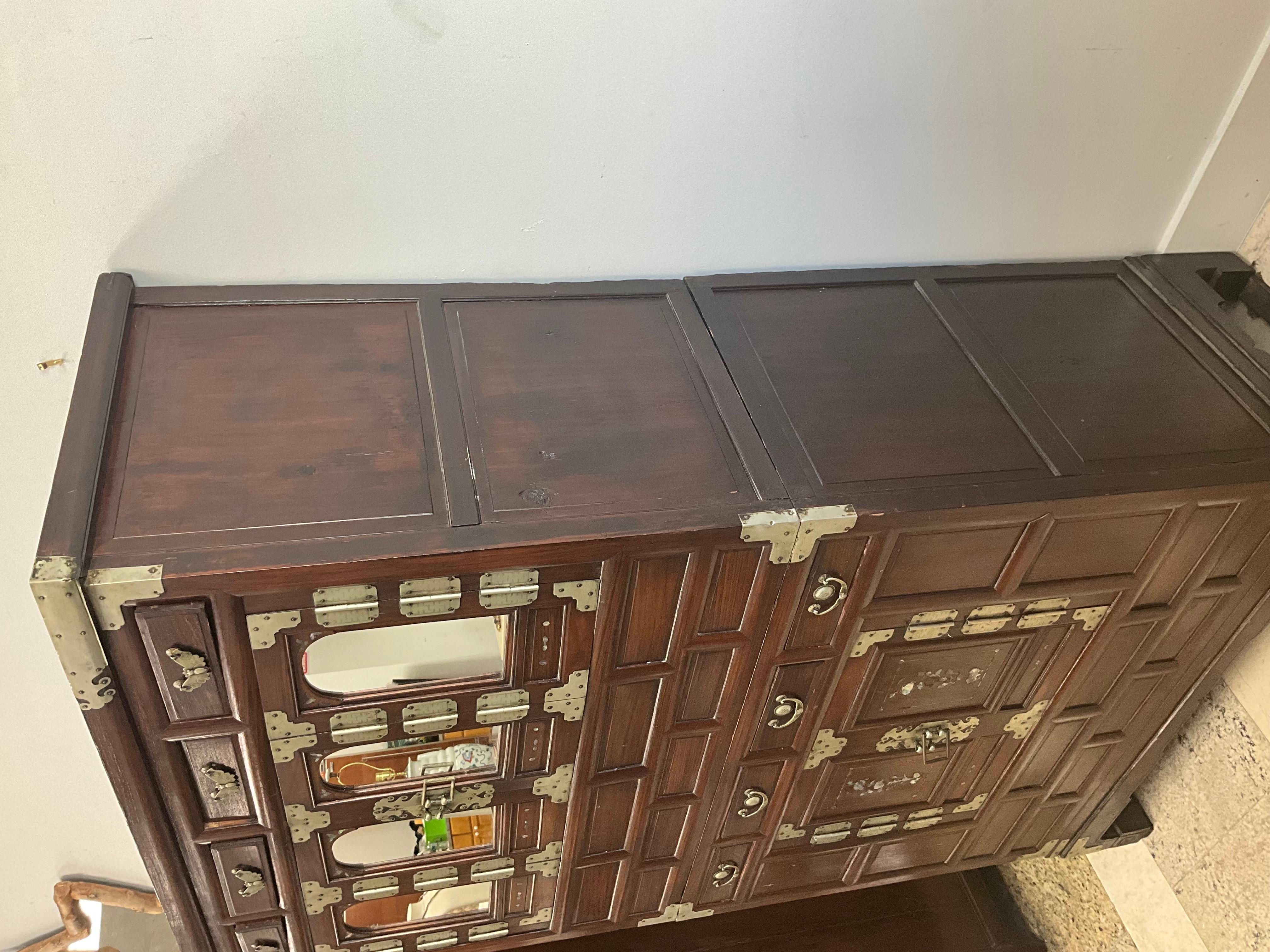 Hand-Crafted Antique Korean Jang Chest-on-Chest with Stand - Early 20th Century