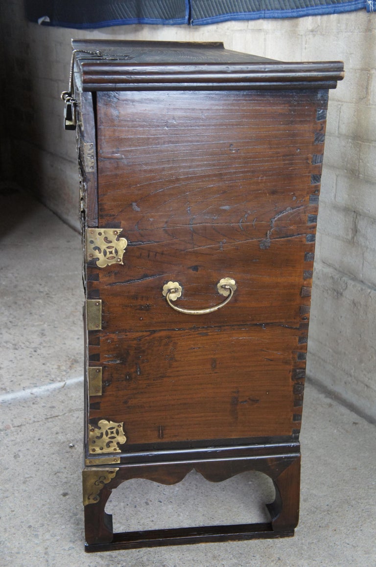 Antique Korean Joseon Dynasty Zelkova and Brass Bandaji Tansu Chest