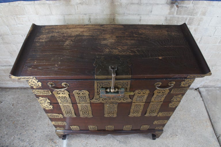 Antique Korean Joseon Dynasty Zelkova and Brass Bandaji Tansu Chest