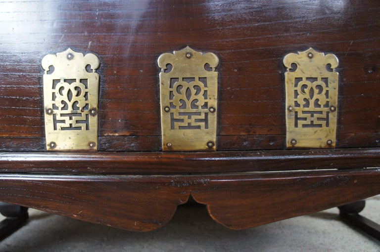 Antique Korean Joseon Dynasty Zelkova and Brass Bandaji Tansu Chest