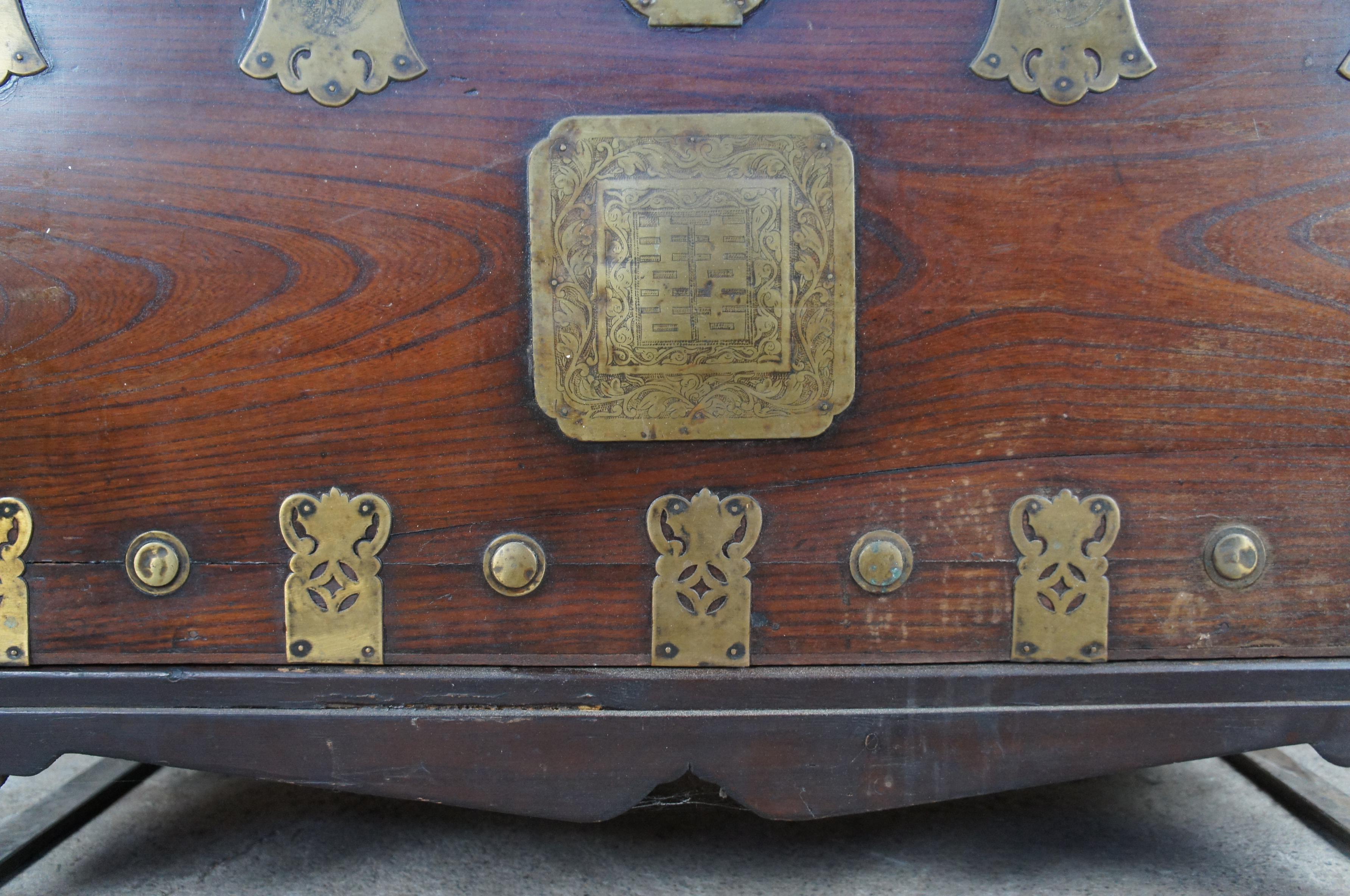 Antique Korean Joseon Dynasty Zelkova & Brass Bandaji Tansu Trunk Chest on Stand For Sale 5