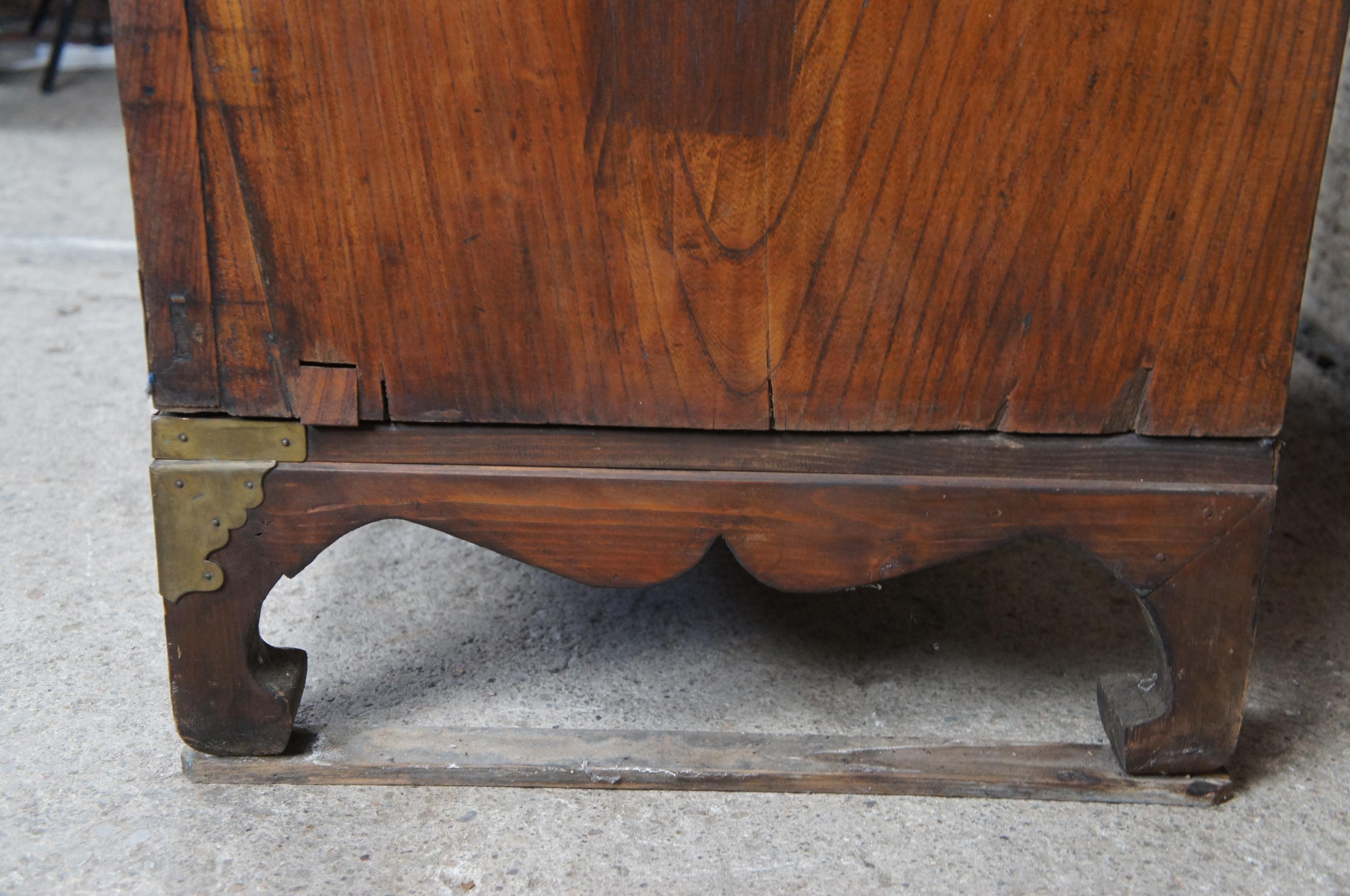 Antique Korean Joseon Dynasty Zelkova & Brass Bandaji Tansu Trunk Chest on Stand For Sale 7