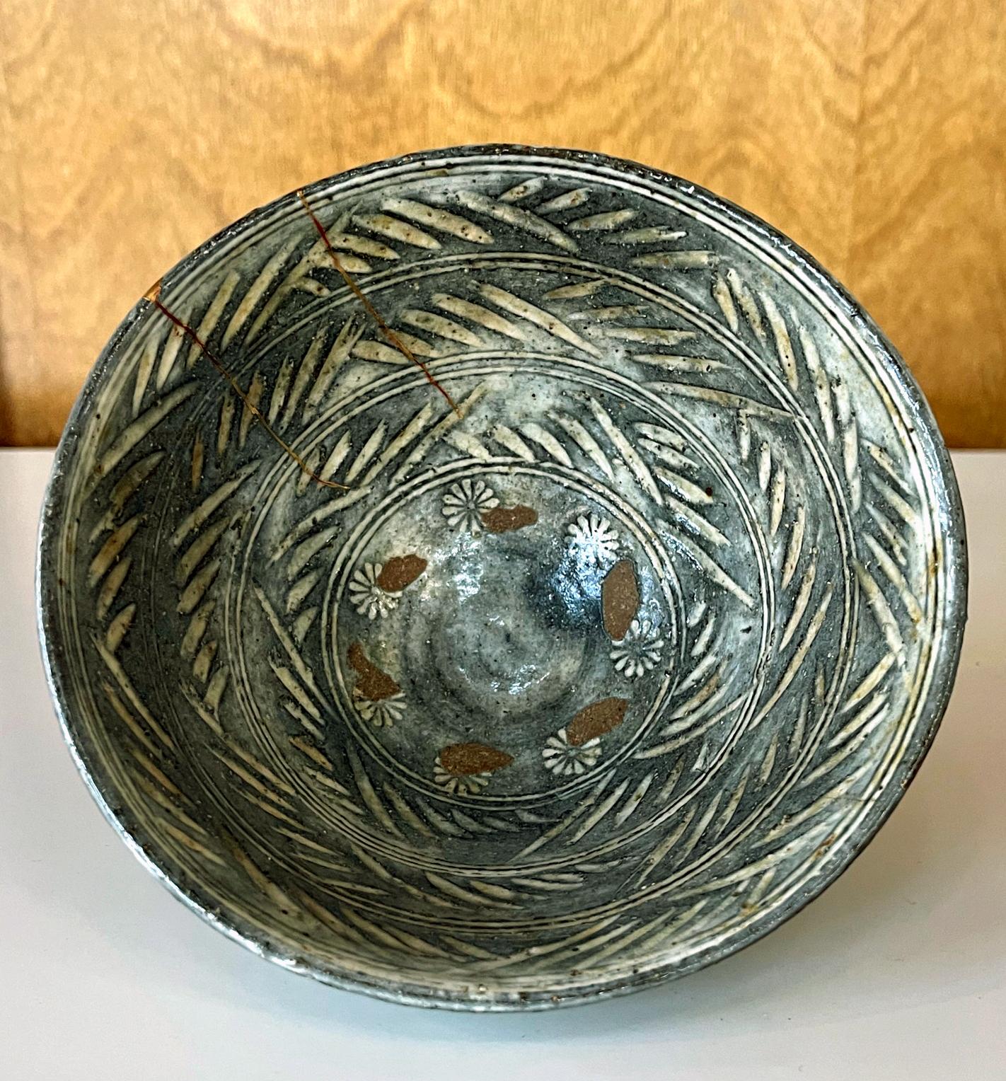 Antike koreanische Mishma-Teeschale aus der Chawan- Joseon-Dynastie (Keramik) im Angebot