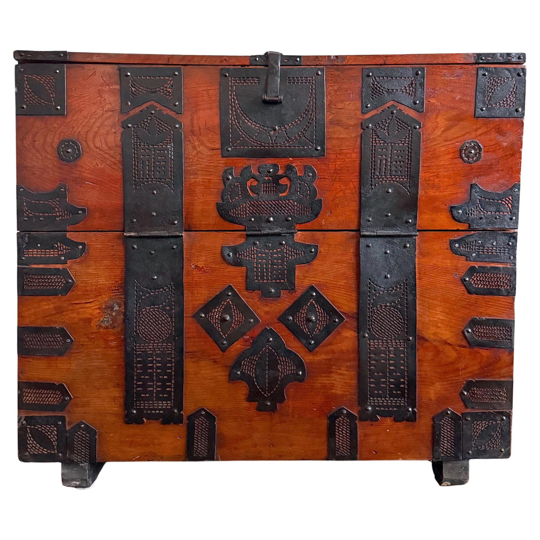 Antike koreanische Pakch
on Hochzeit Bandaji Truhe Joseon-Dynastie