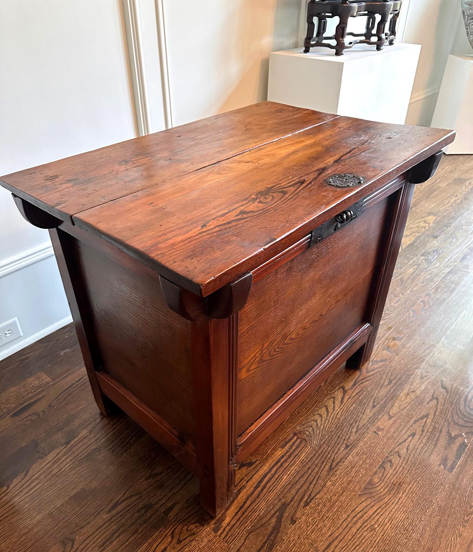 20th Century Antique Korean Rice Storage Bin Dwiju Side Table For Sale