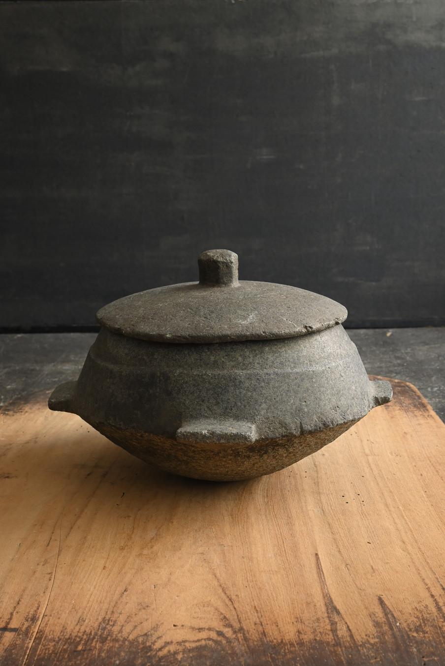Antico vaso di pietra coreano / Dinastia Joseon / Oggetto d'arte popolare in pietra in vendita 2