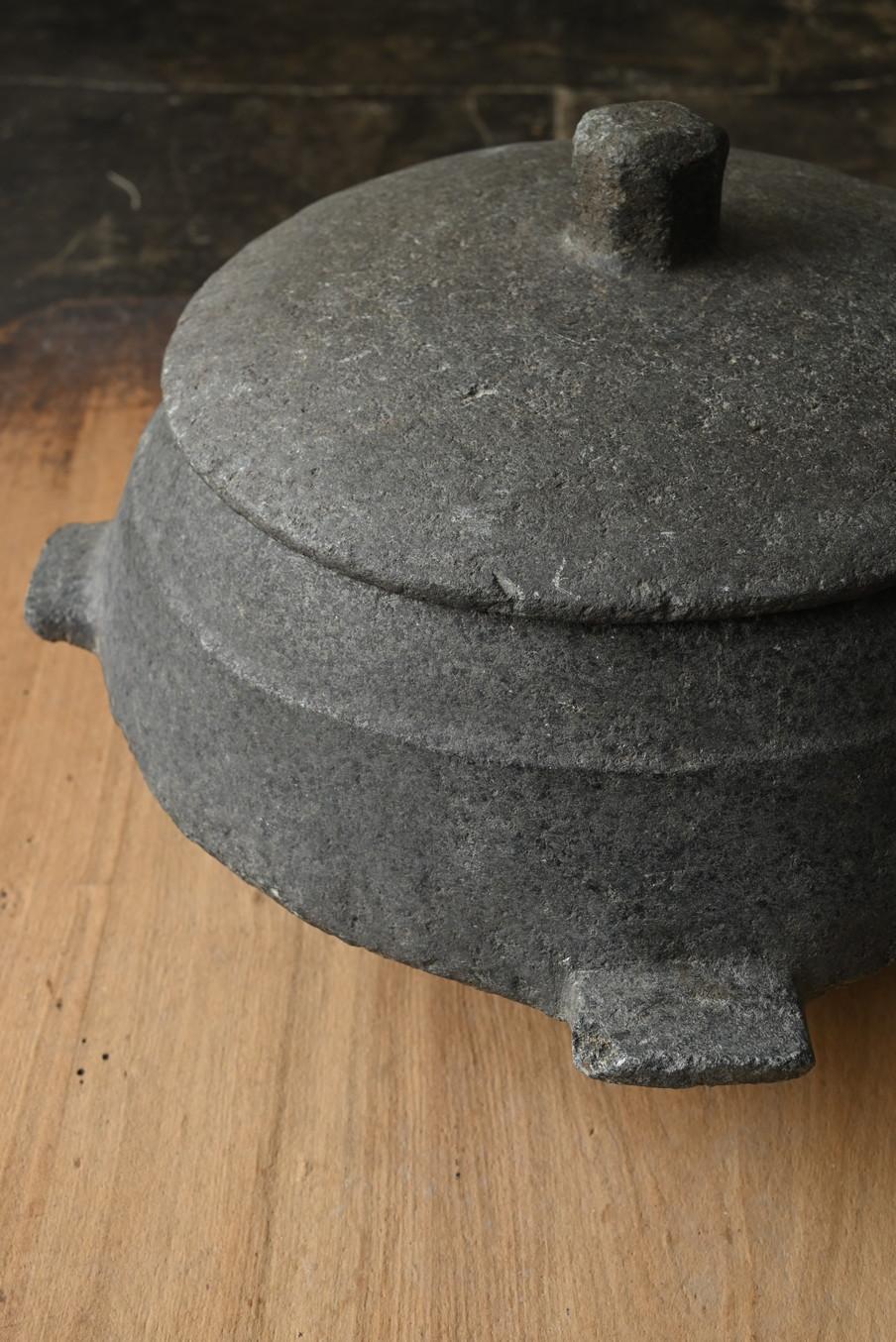XIX secolo Antico vaso di pietra coreano / Dinastia Joseon / Oggetto d'arte popolare in pietra in vendita
