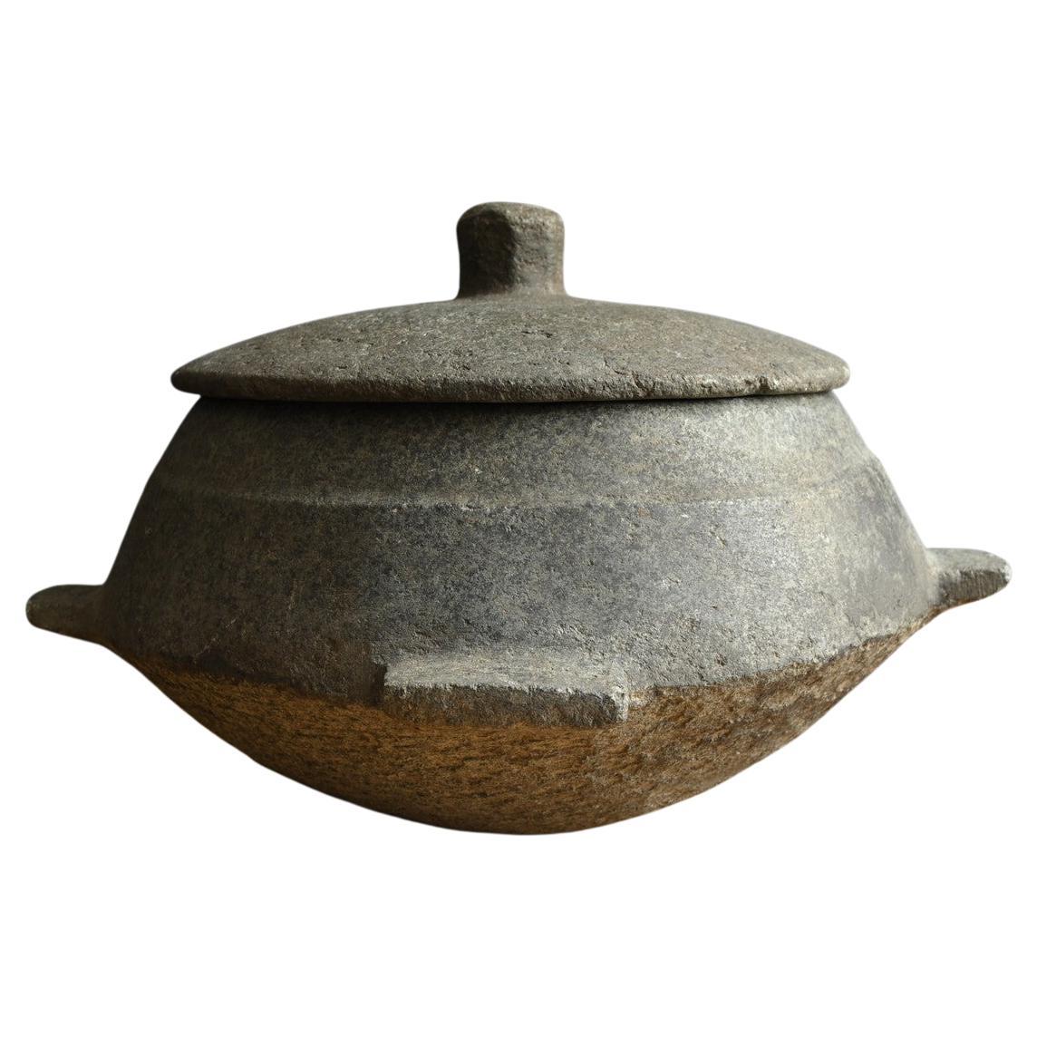 Antico vaso di pietra coreano / Dinastia Joseon / Oggetto d'arte popolare in pietra in vendita