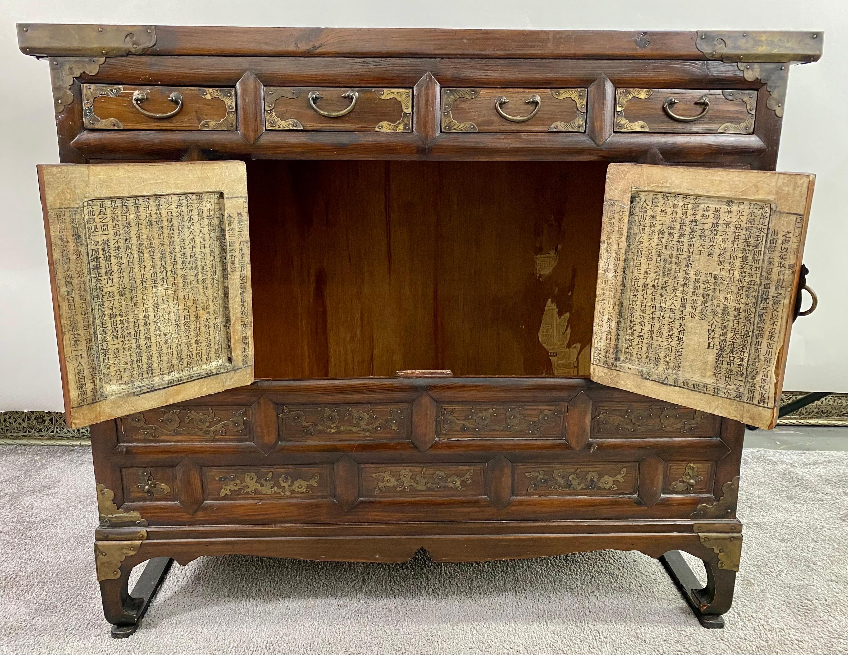 Antique Korean Tansu Butterfly Cabinet or Chest Elm Wood with Brass Inlay In Good Condition For Sale In Plainview, NY