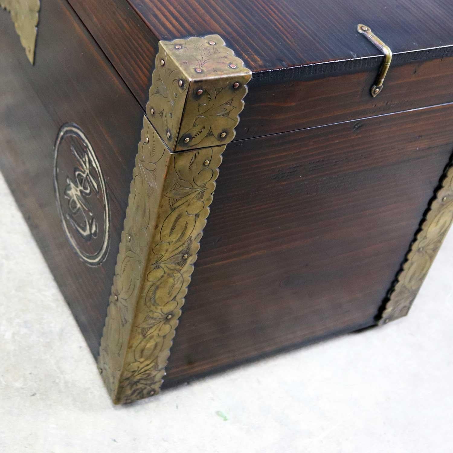Antique Korean Trunk Chest or Box circa 1920s with Luck and Longevity Characters For Sale 2