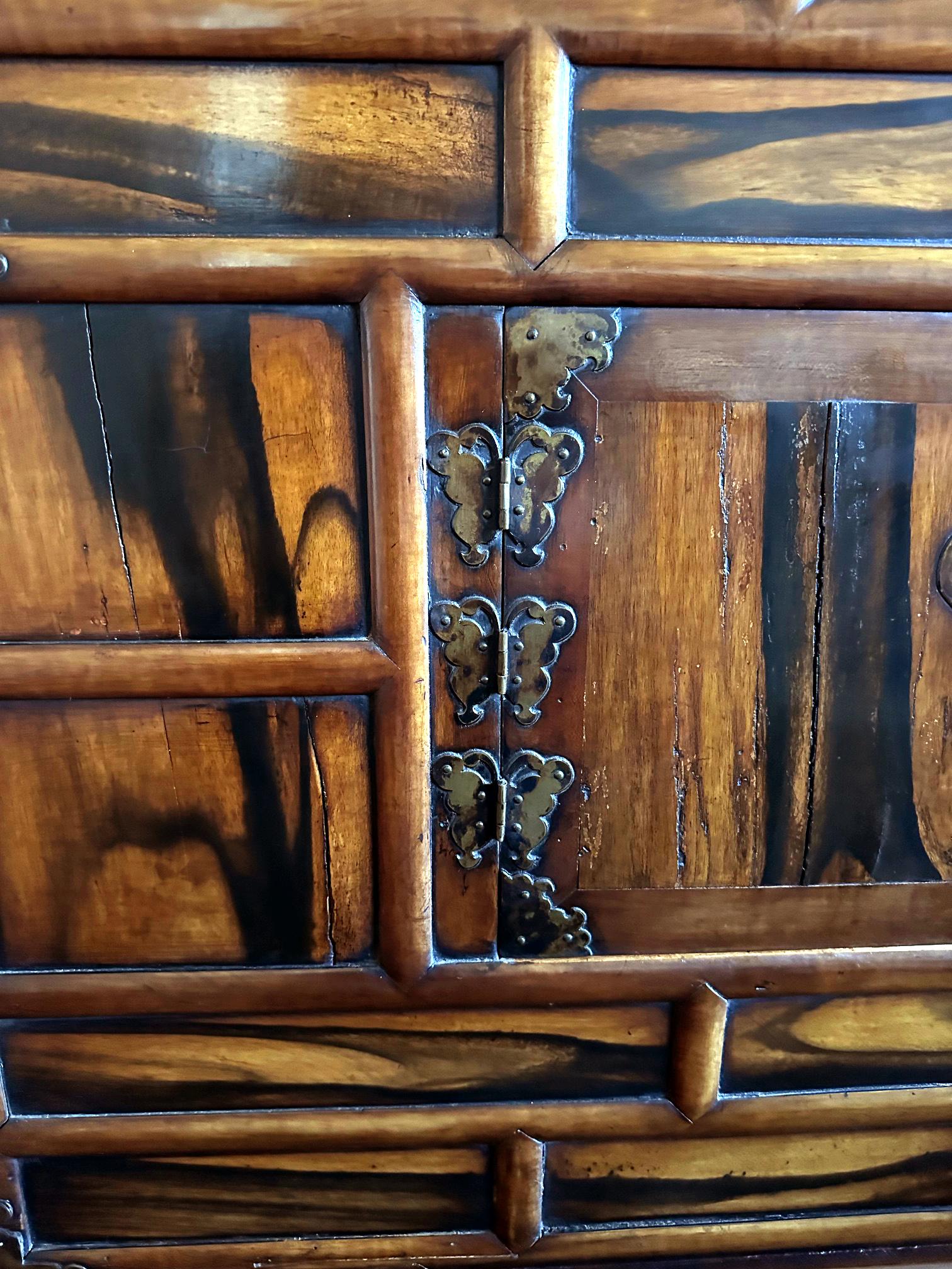 Antique Korean Two-Level Storage Chest Ich’ung Jang with Persimmon Panels For Sale 5