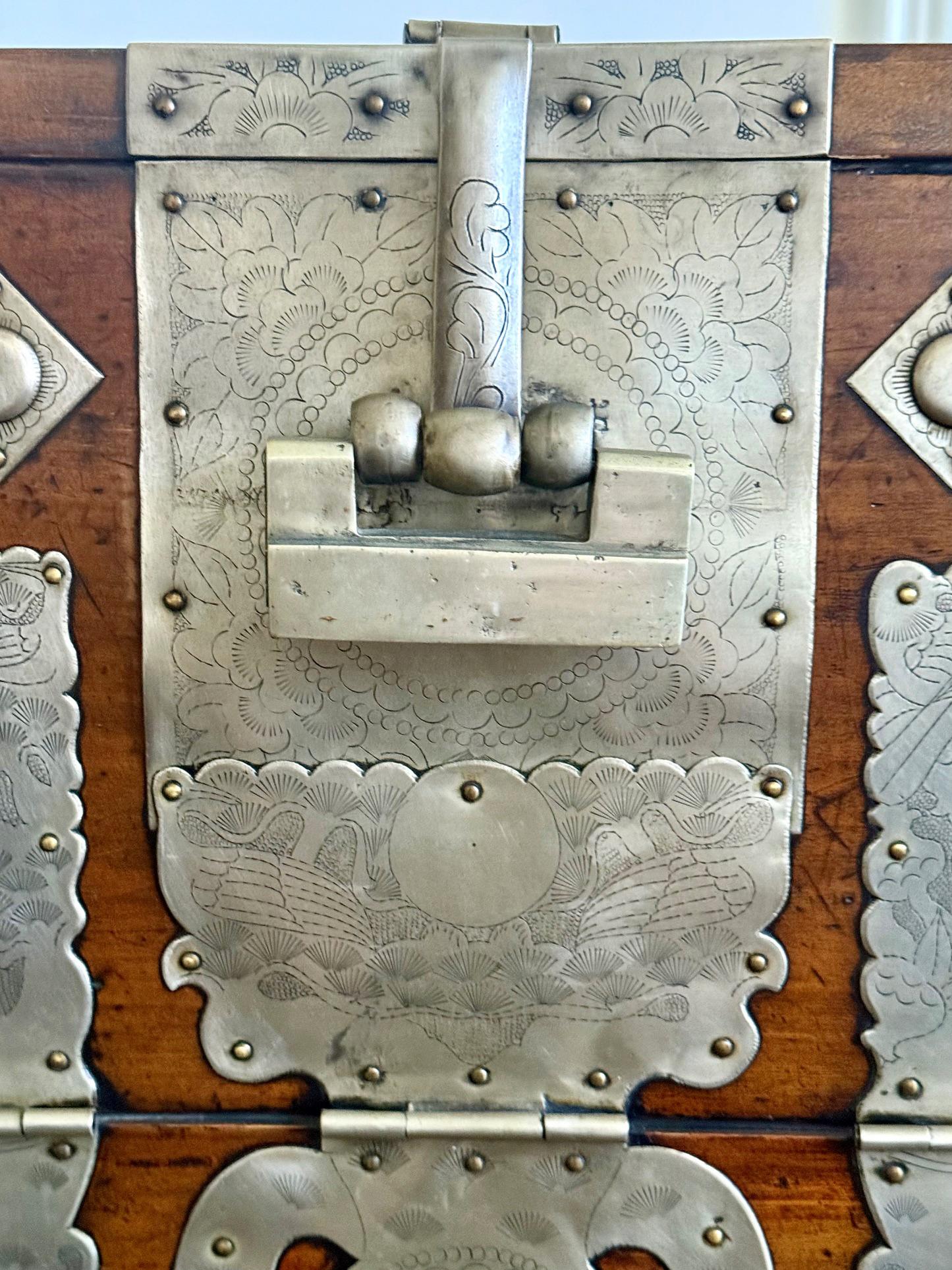 Antique Korean Wedding Bandaji Chest Joseon Dynasty Original Invoice For Sale 9