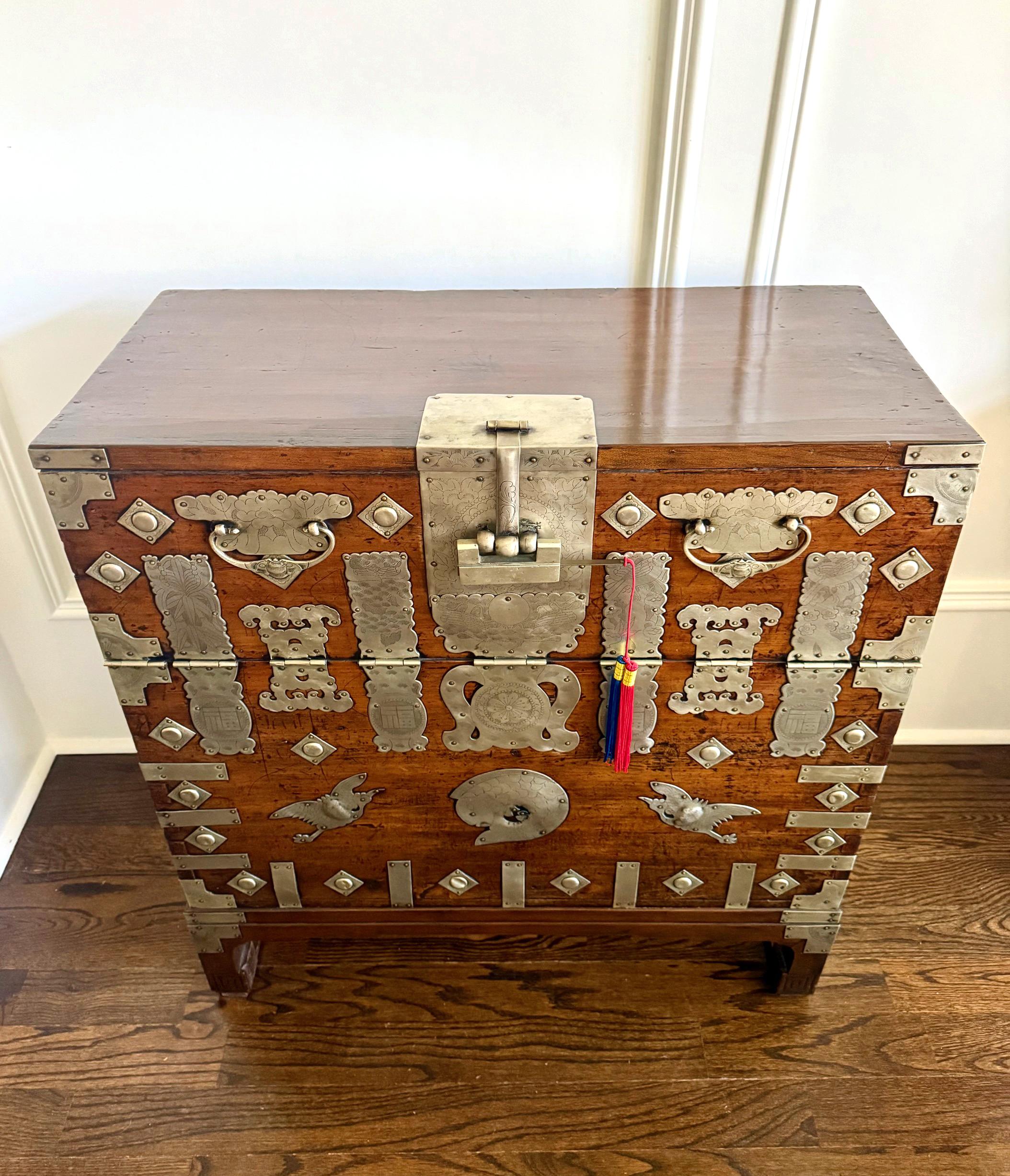 Other Antique Korean Wedding Bandaji Chest Joseon Dynasty Original Invoice For Sale