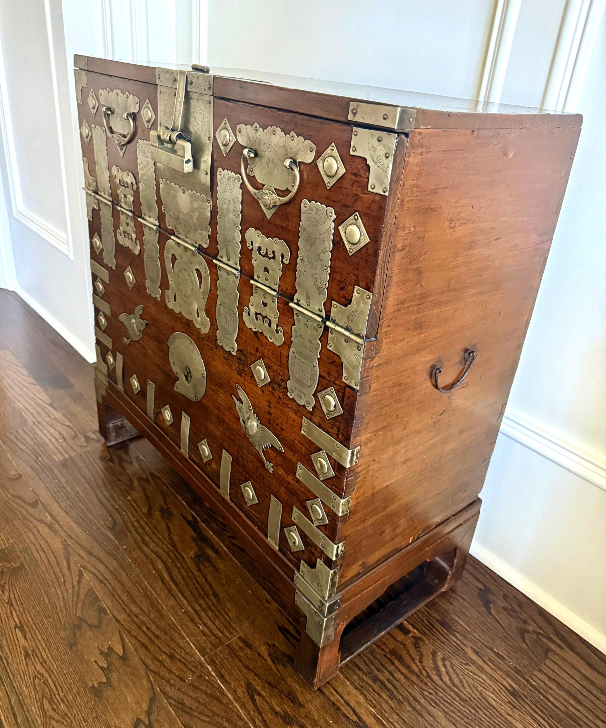 Antique Korean Wedding Bandaji Chest Joseon Dynasty Original Invoice For Sale 1