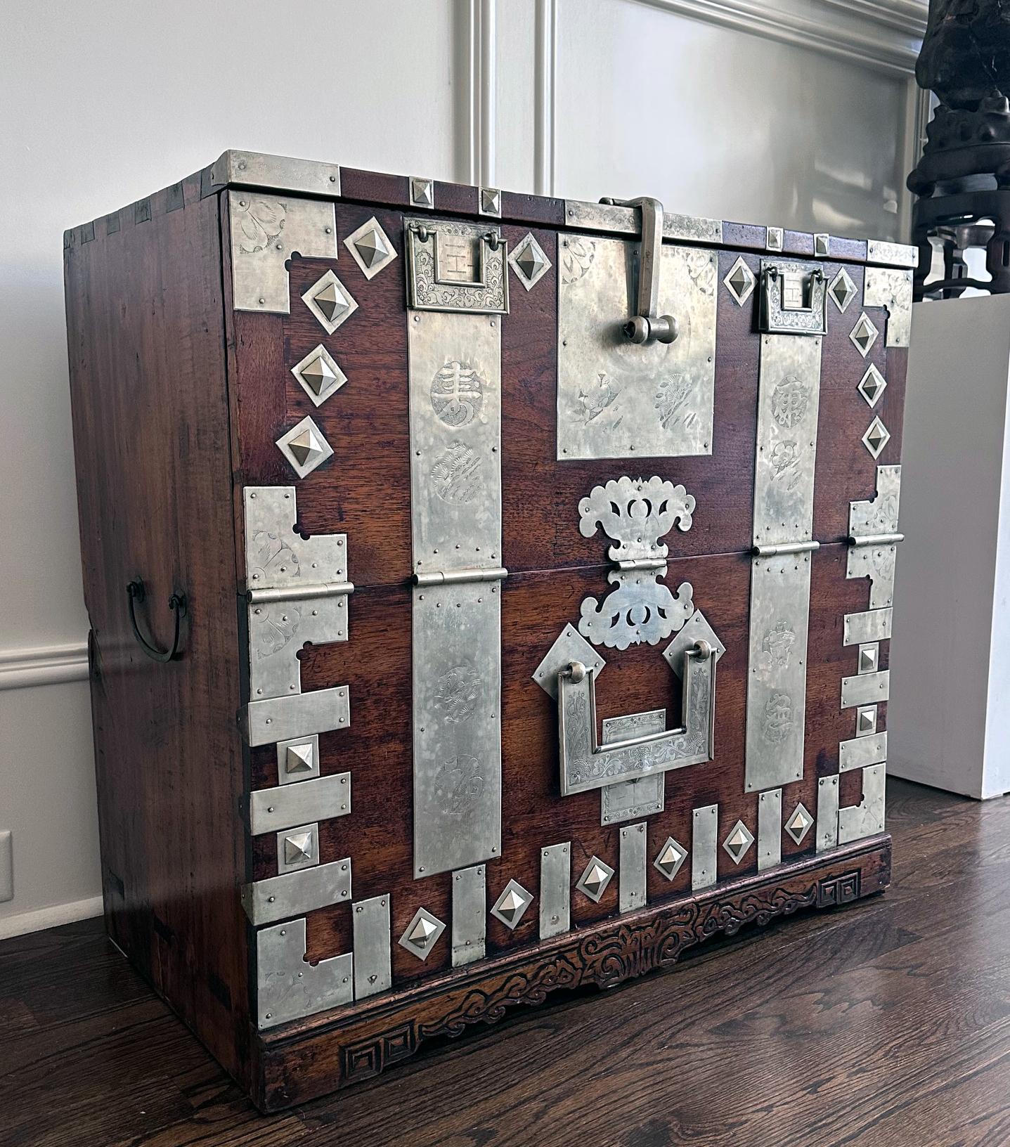 Other Antique Korean Wedding Bandaji Chest Pyongyang Joseon Dynasty For Sale