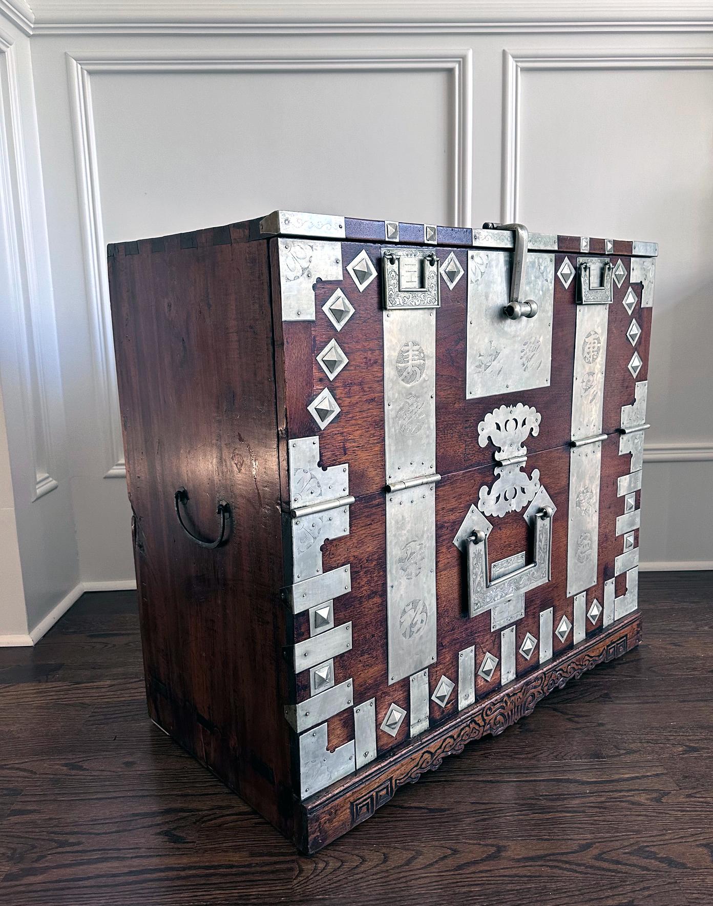 19th Century Antique Korean Wedding Bandaji Chest Pyongyang Joseon Dynasty For Sale