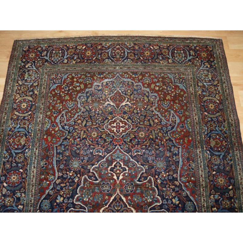 Antique Kork Kashan Rug with Fine Weave and Soft Wool In Good Condition For Sale In Moreton-In-Marsh, GB
