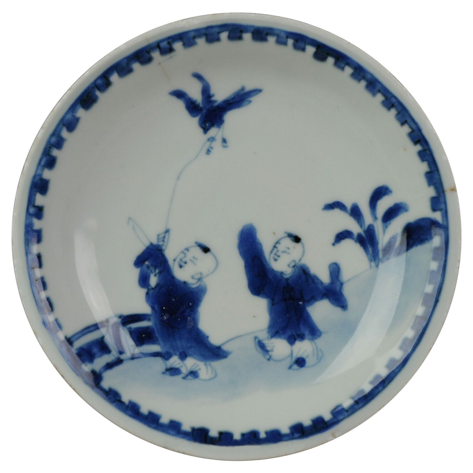 Ancien plat en porcelaine Kosometsuke Tianqi/Chongzhen jouant avec l'oiseau