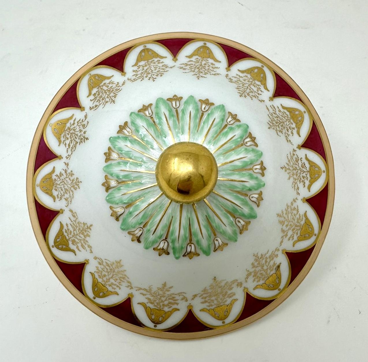 Céramique Ancien plat de centre de table de la période victorienne allemande KPM Berlin décoré à la main, doré  en vente