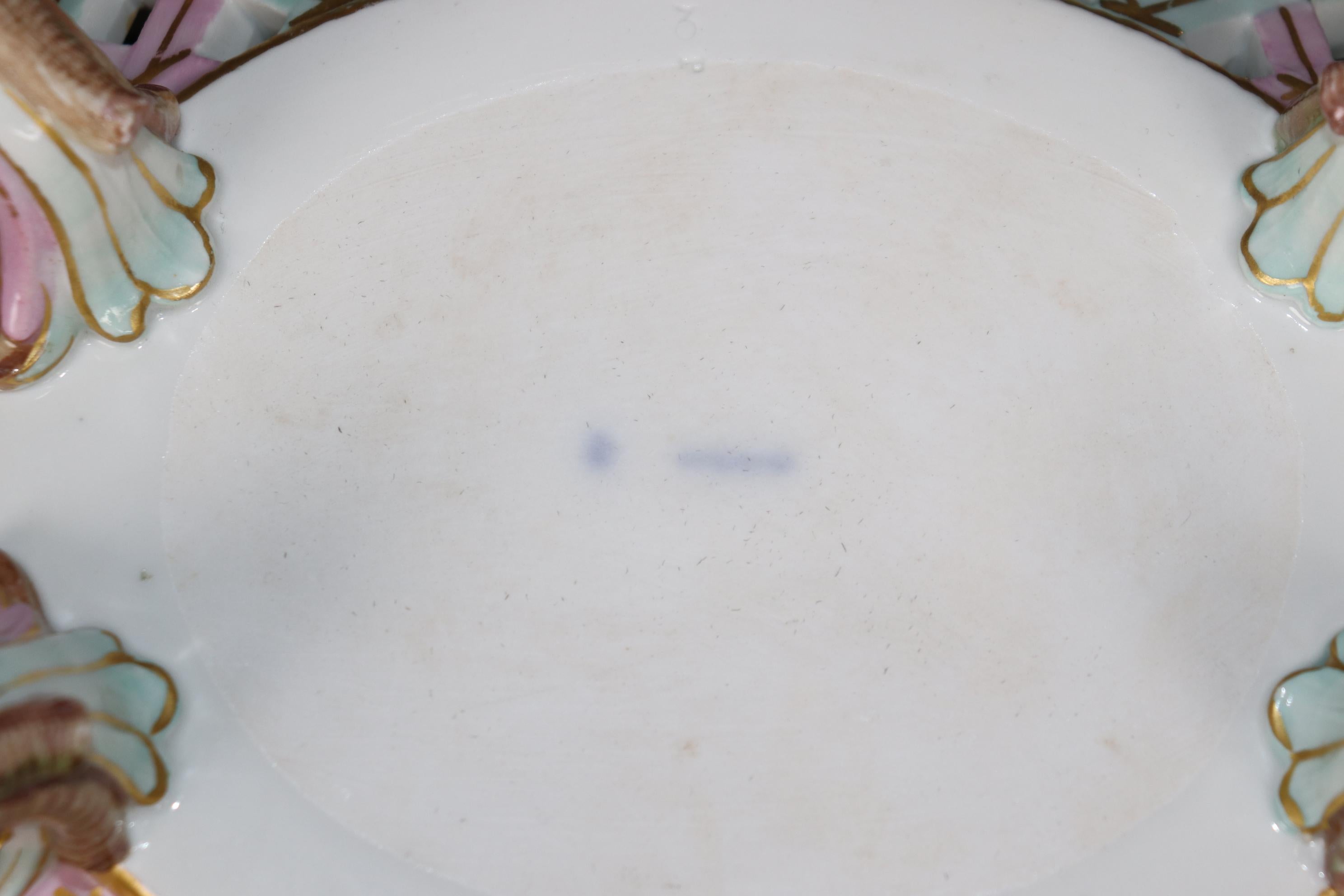 Centro de mesa antiguo KPM Porcelain decorado con flores y rosa en venta 6