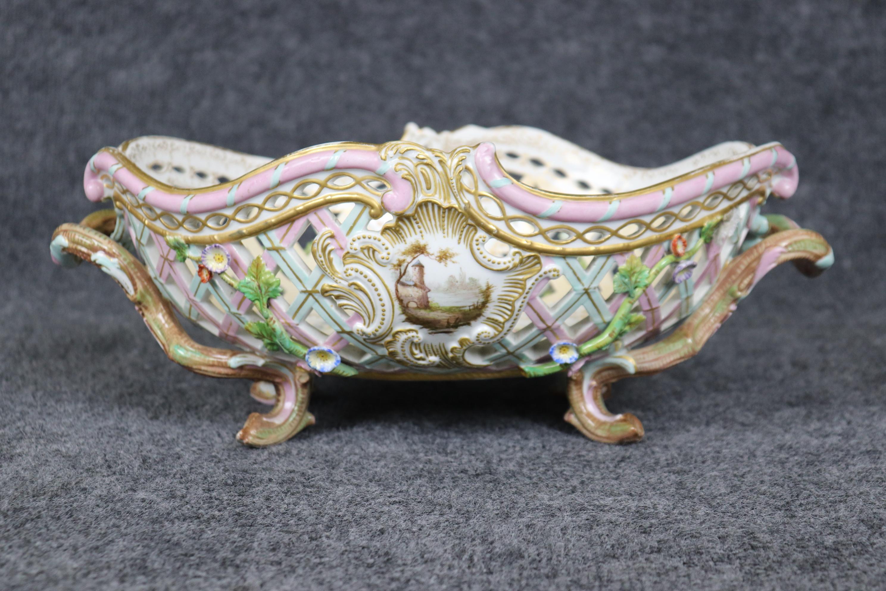 Centro de mesa antiguo KPM Porcelain decorado con flores y rosa Alemán en venta