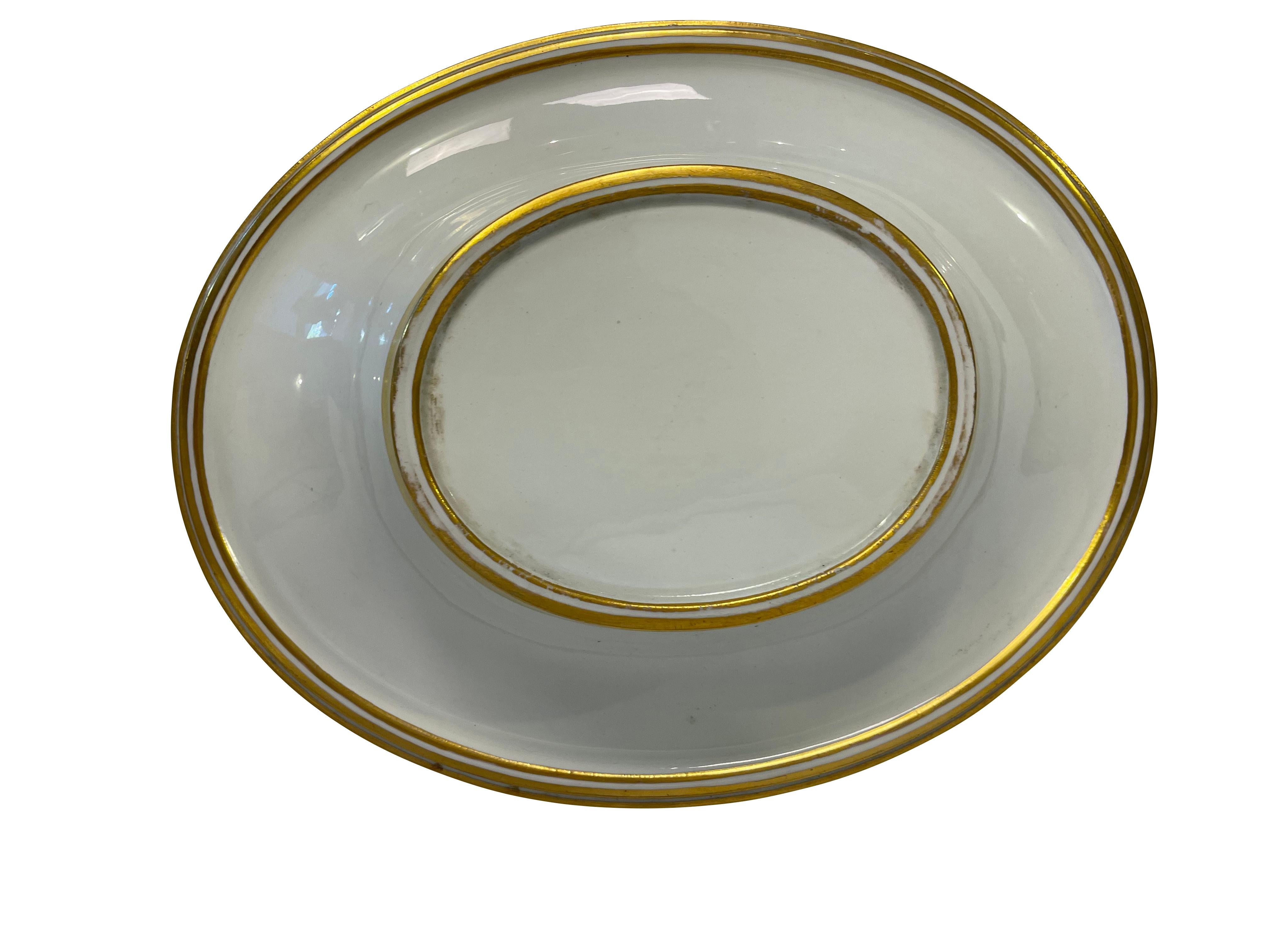 Antiquité - KPM Royal Berlin Porcelain Neoclassical White Centerpiece Bowl on Stand Bon état - En vente à Essex, MA