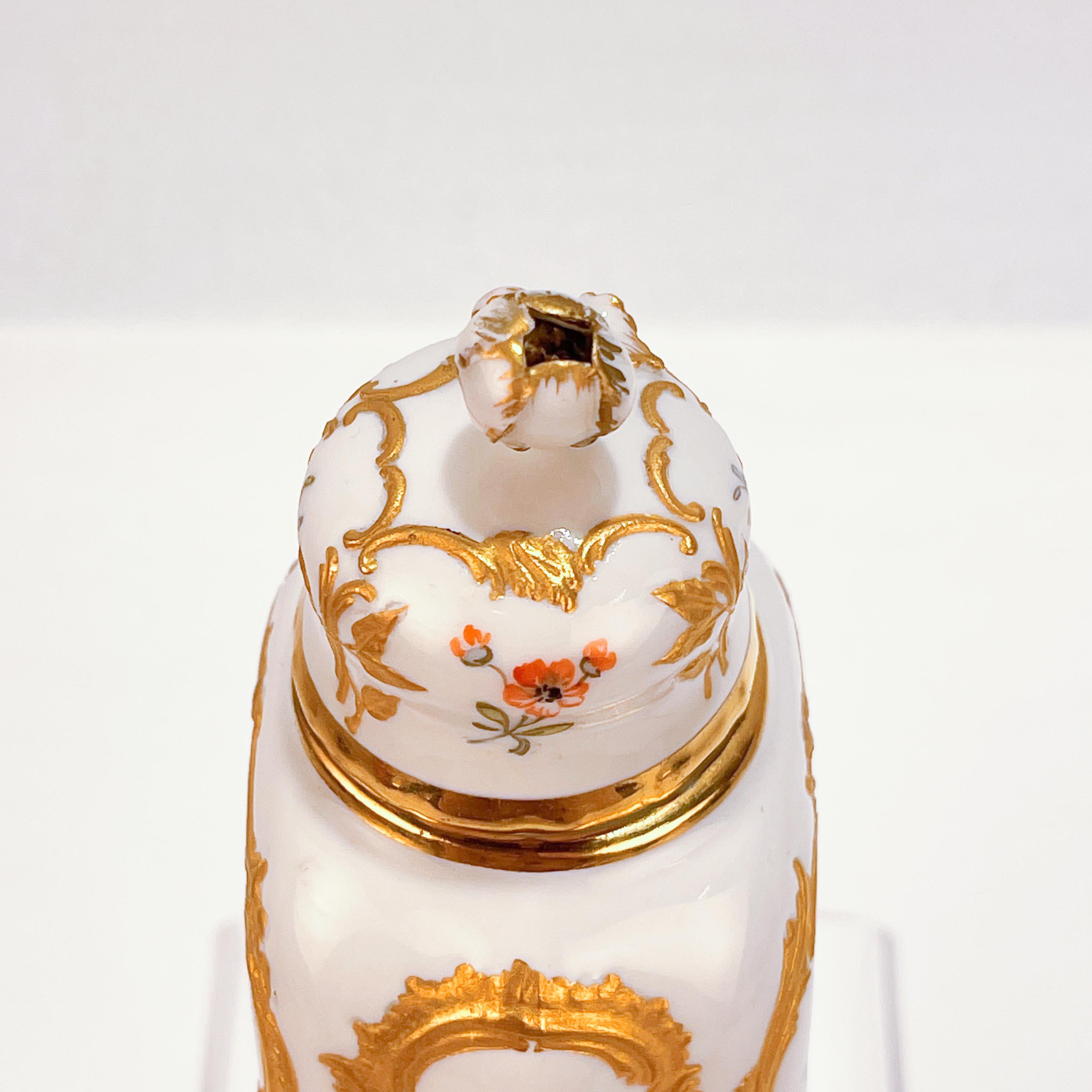 Ancienne boîte à thé ou flacon de commode en porcelaine Neuzierat de KPM Royal Berlin 2
