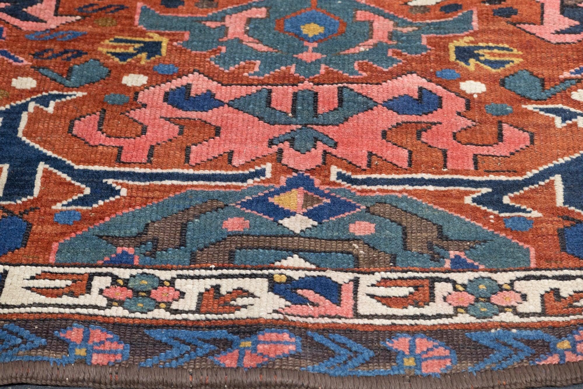 Antiker Kuba Bijov-Teppich 3'10'' x 5'3'' (Handgeknüpft) im Angebot