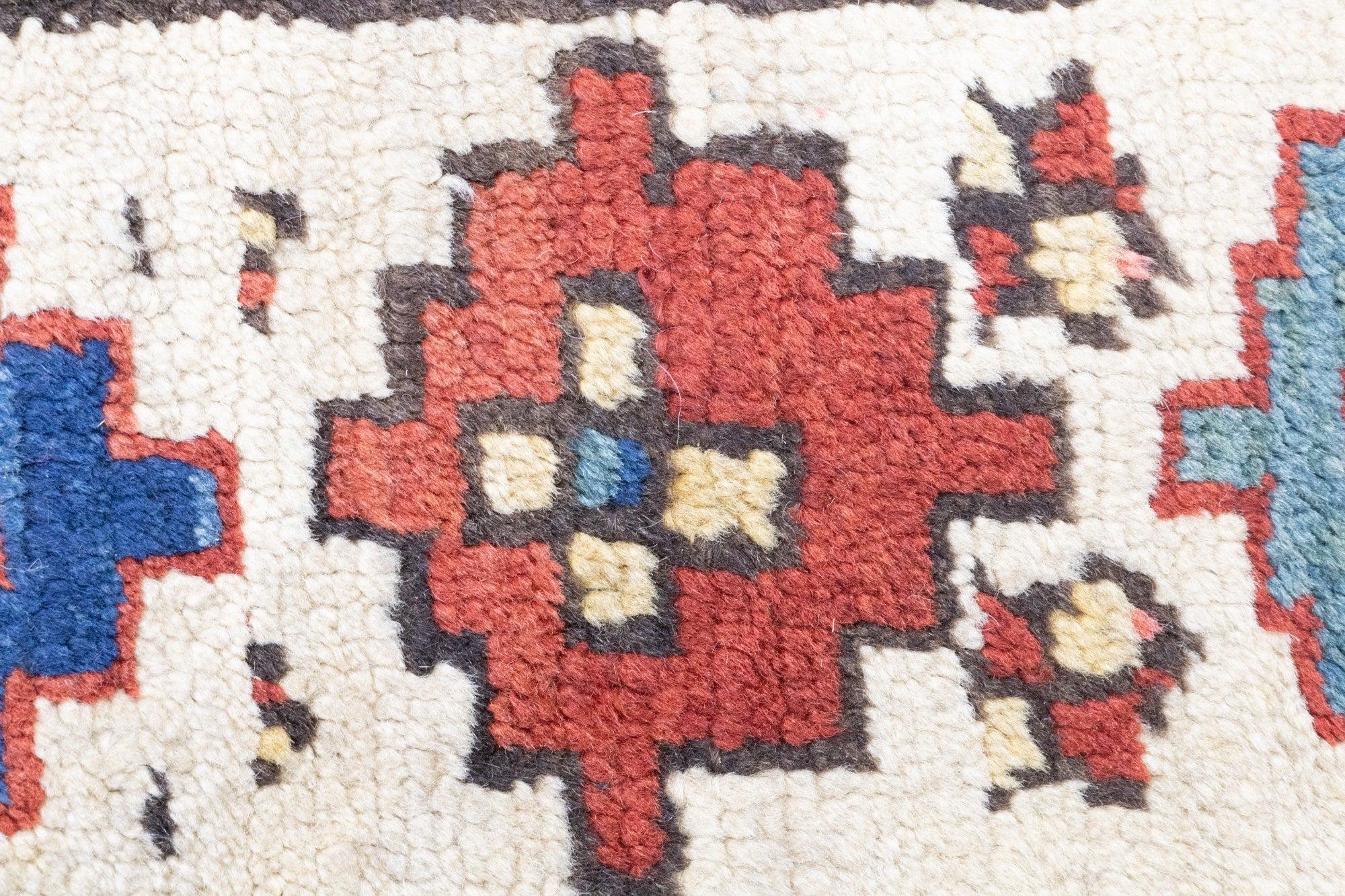 Tapis Kuba ancien 3'11'' x 6'11'' en vente 2