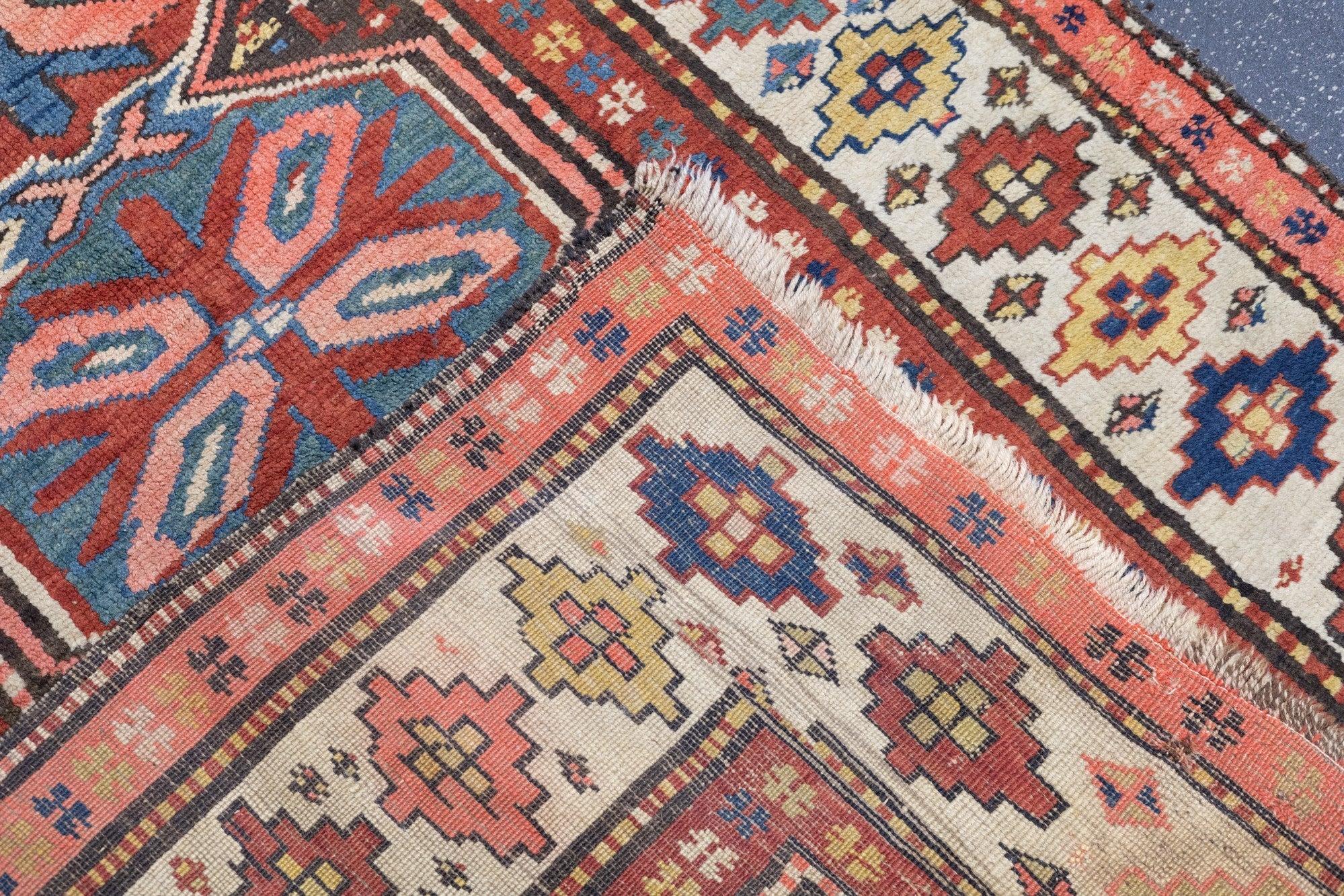Tapis Kuba ancien 3'11'' x 6'11'' en vente 6