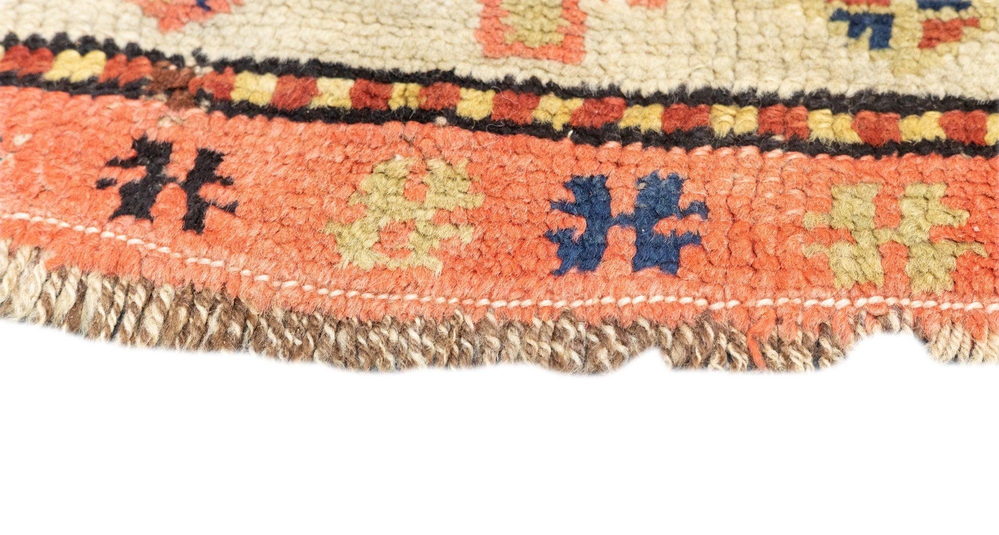 Tapis Kuba ancien 3'11'' x 6'11'' Bon état - En vente à New York, NY