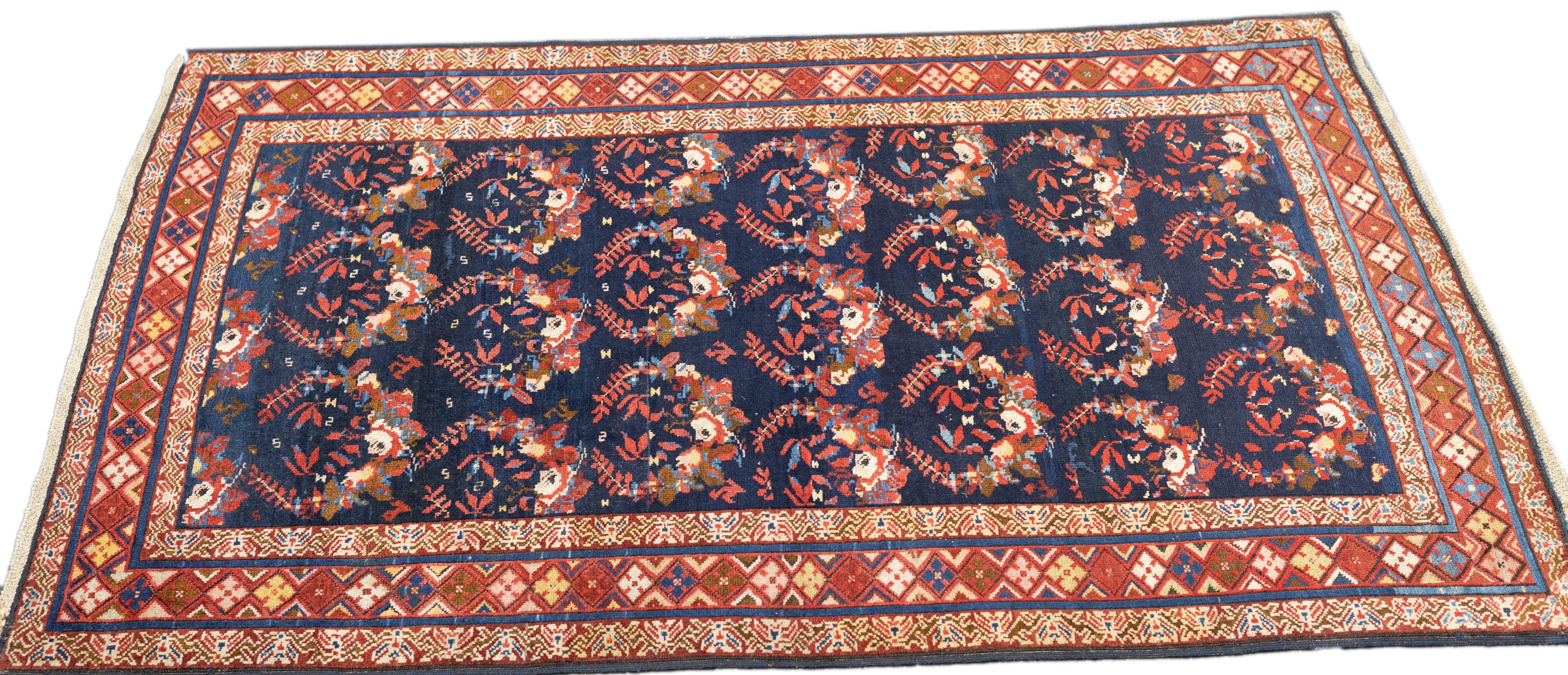 Laine Tapis Kuba ancien de 3'2'' x 4'9'' cm en vente