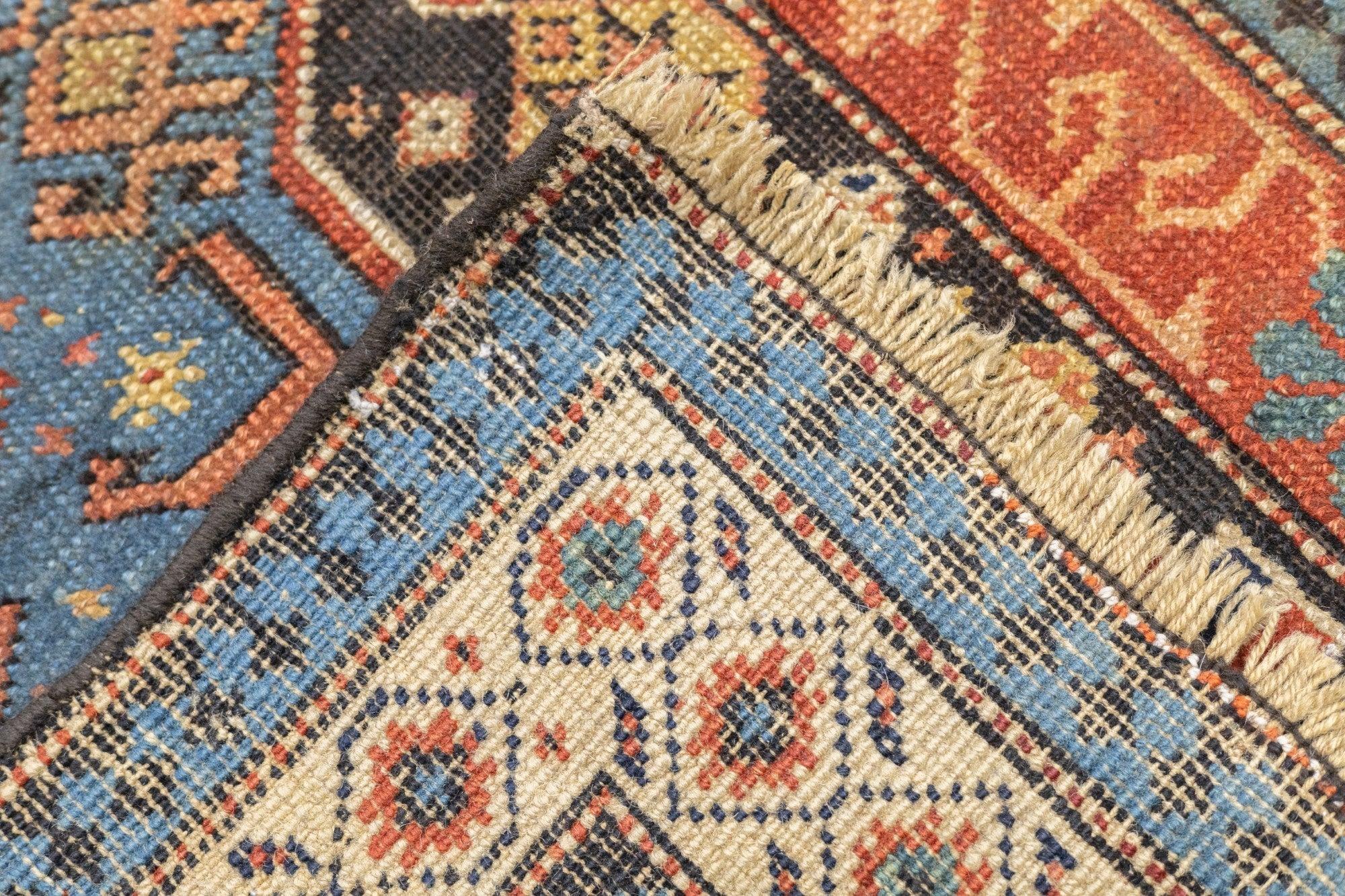 Tapis Kuba ancien de 3'2'' x 4'9'' cm en vente 1