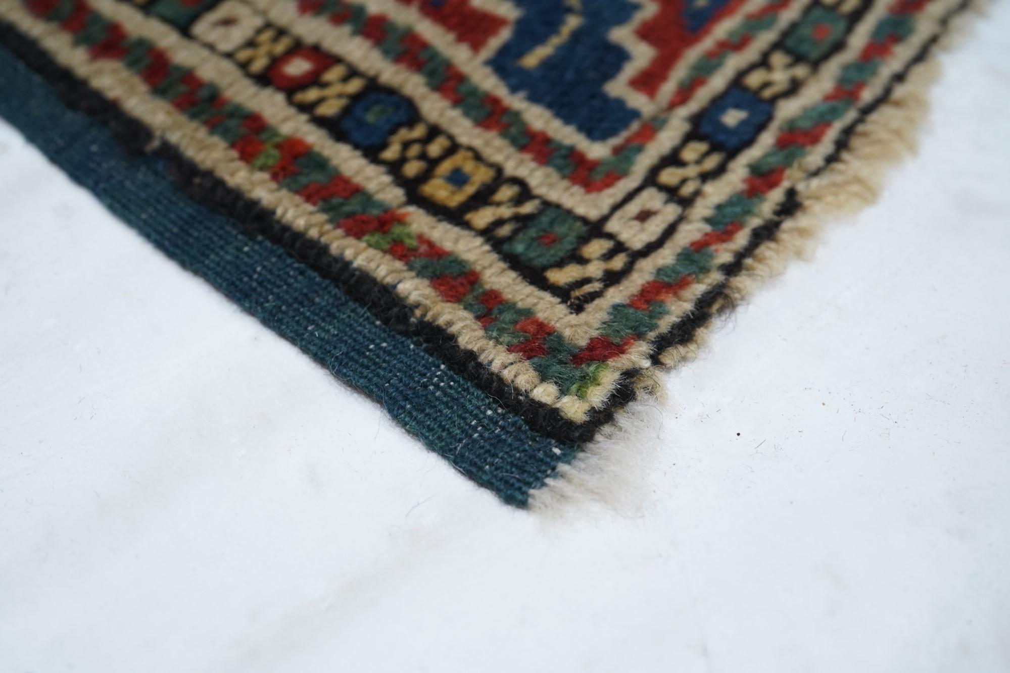 Caucasien Tapis Kuba ancien de 3'3'' x 4'6'' cm en vente