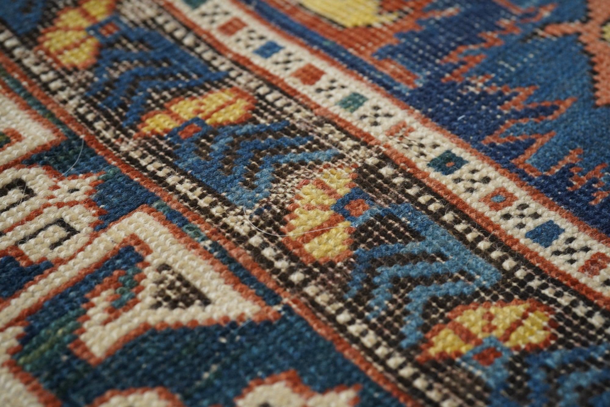 Tapis Kuba ancien de 3'4'' x 11'10'' Bon état - En vente à New York, NY
