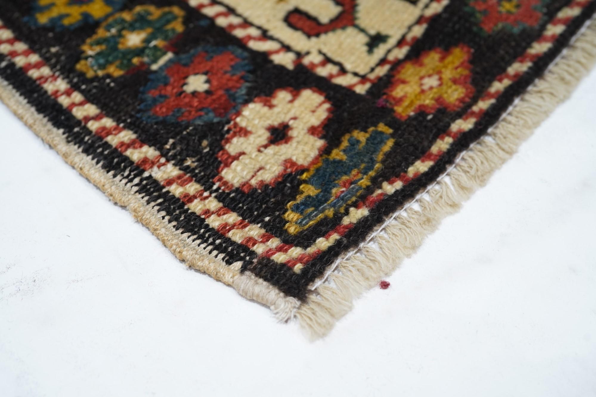 Antique Kuba Rug In Good Condition For Sale In New York, NY