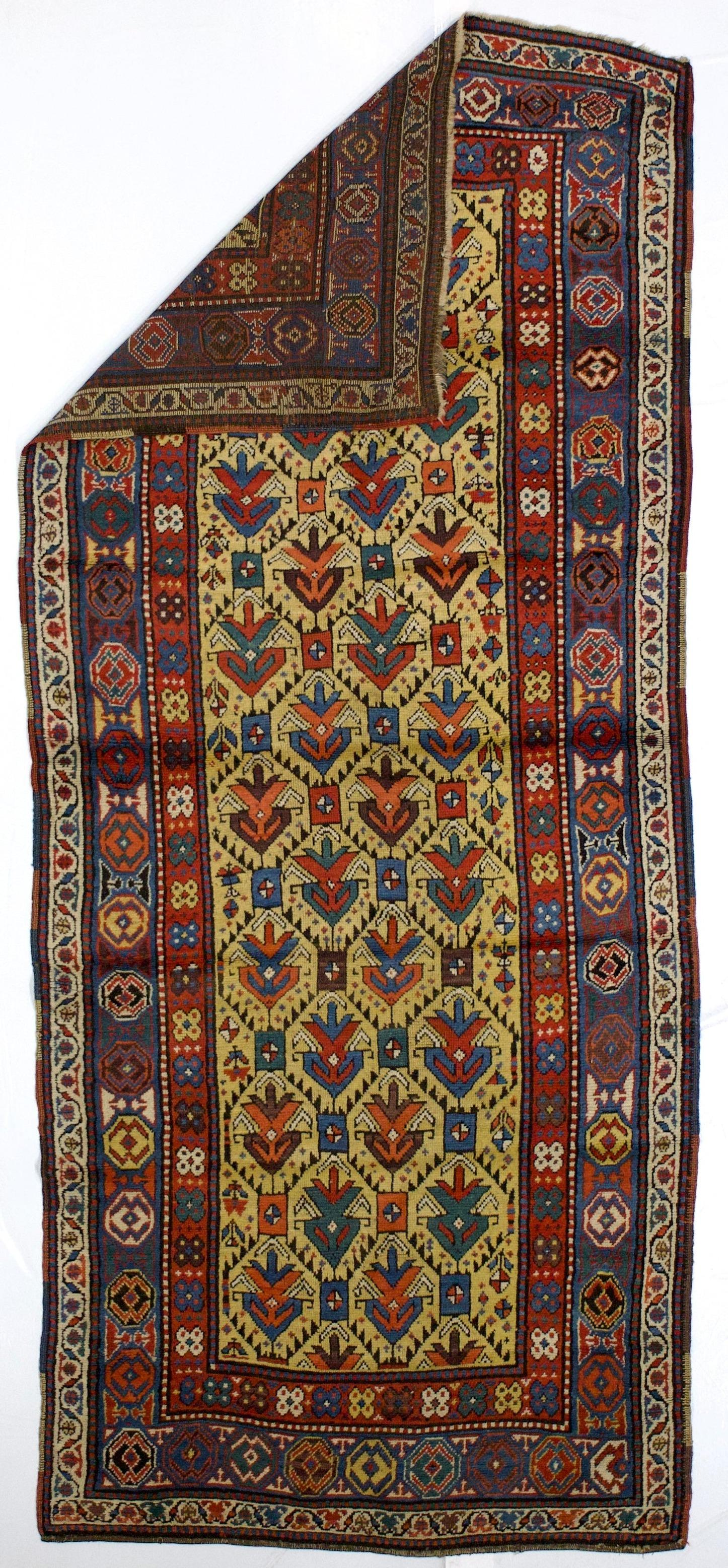Feiner antiker Ganjeh-Kazak-Teppich 3'10